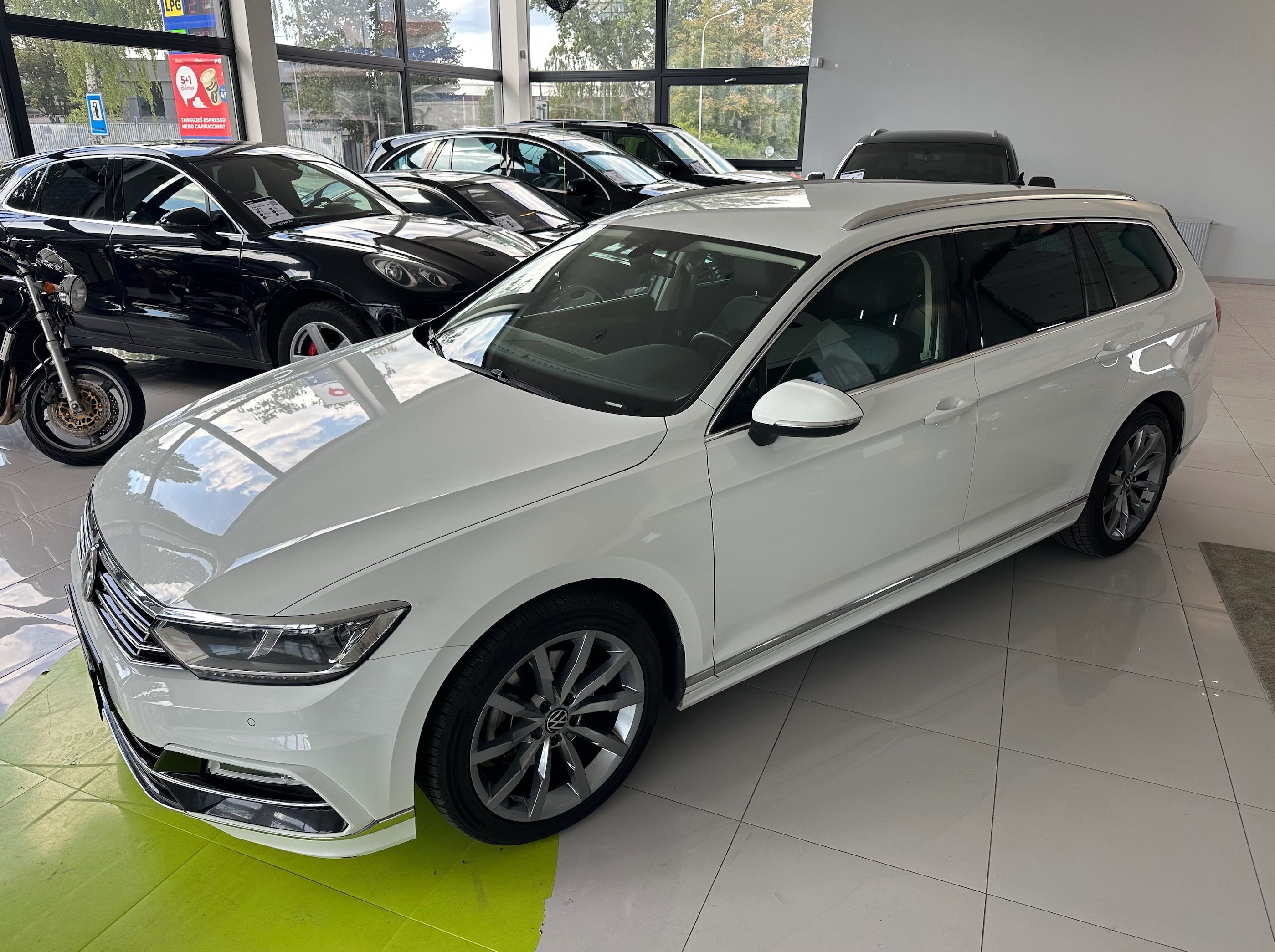 Volkswagen Passat, 2.0 DIESEL - fotka 4