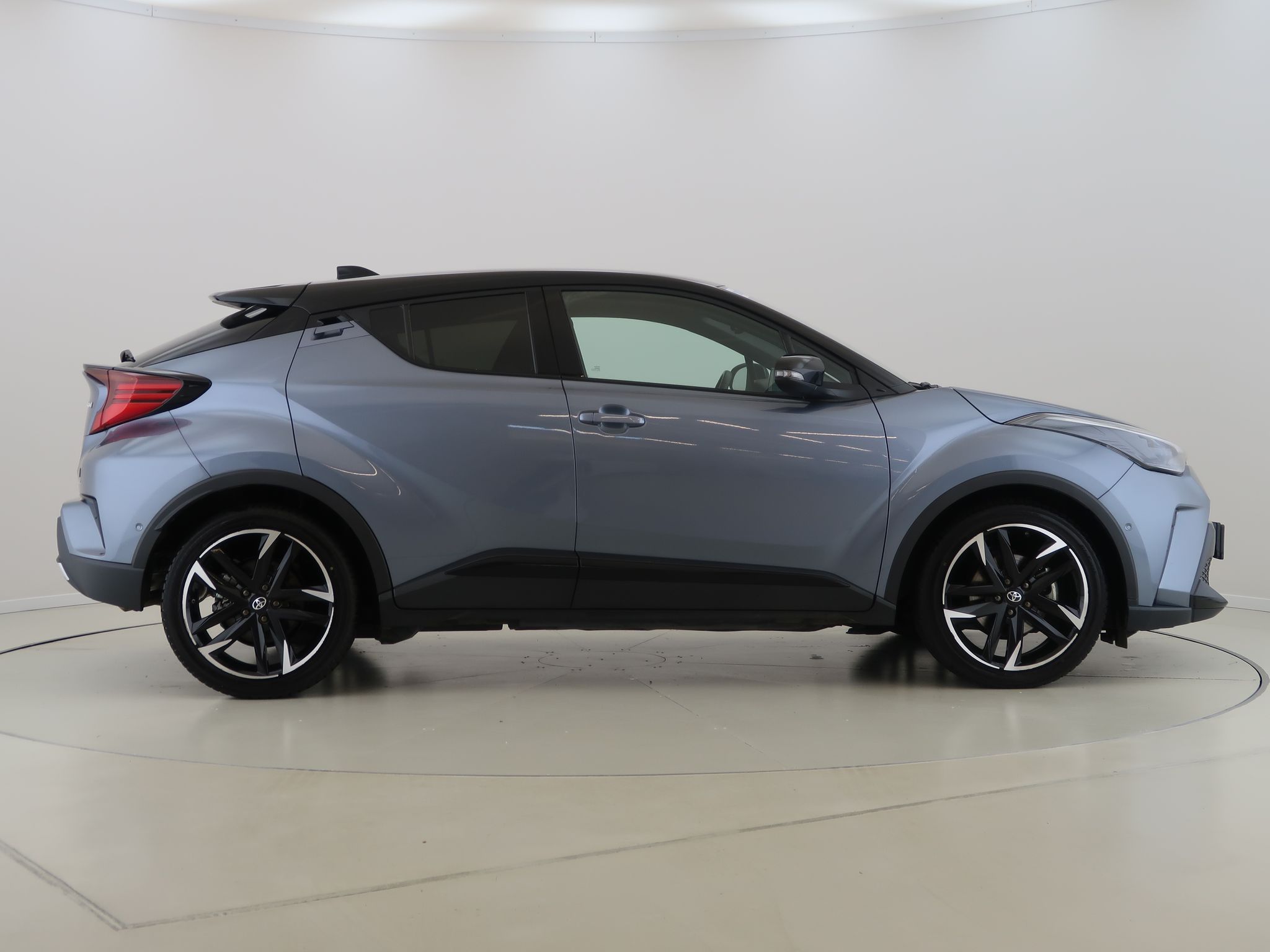 Toyota C-HR, 2.0Hybrid,CZ,1Maj,GR Sport - fotka 4