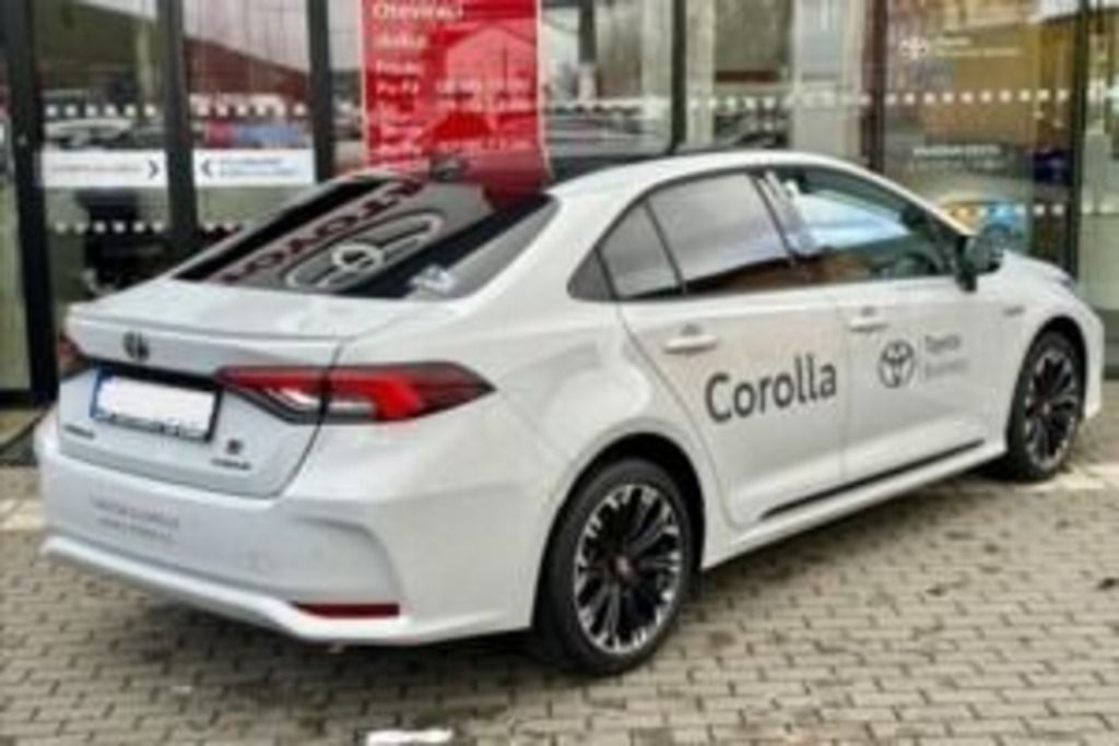 Toyota Corolla, 1,8 GR Sport - fotka 4