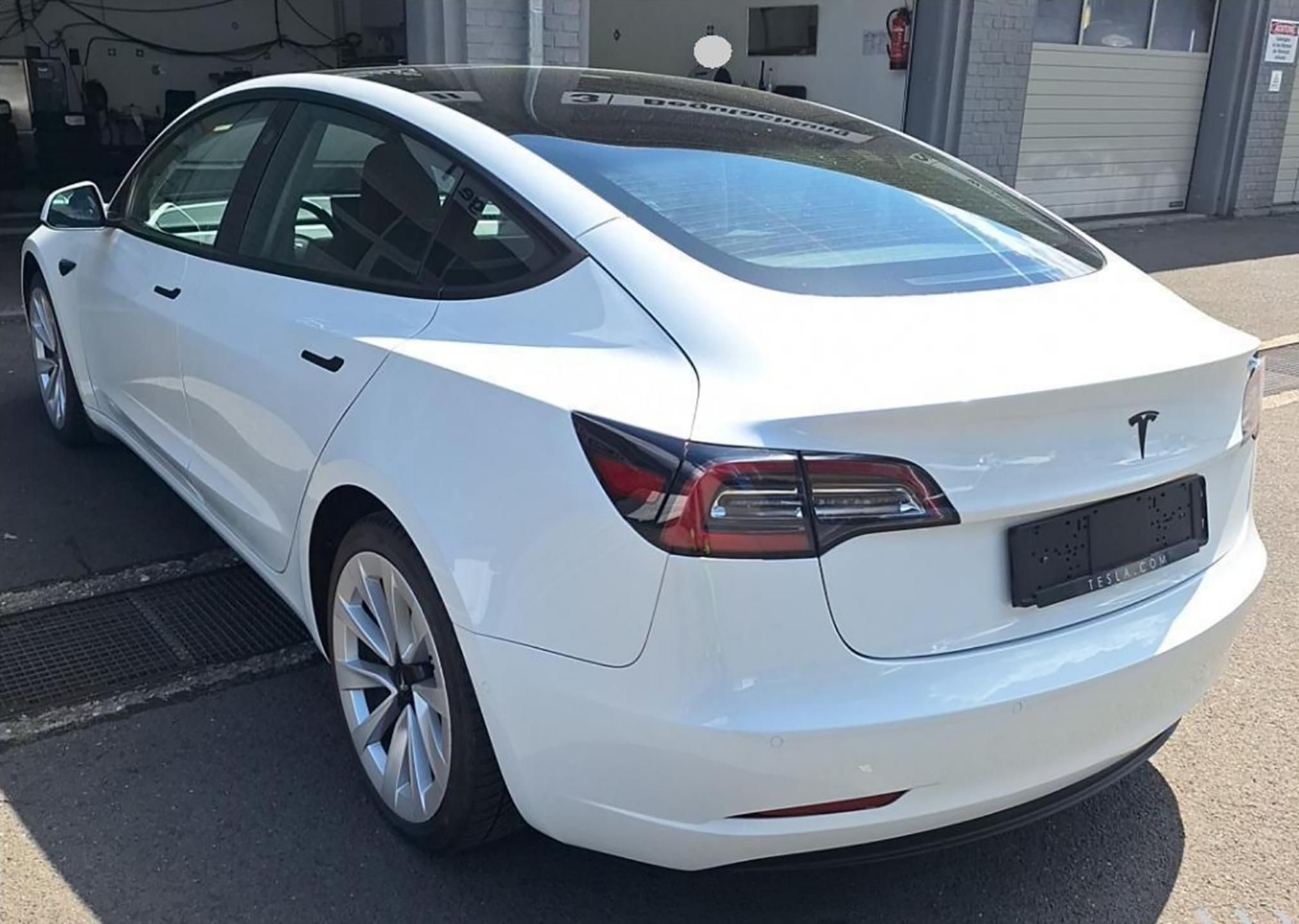 Tesla Model 3, Standard Range Plus - fotka 4