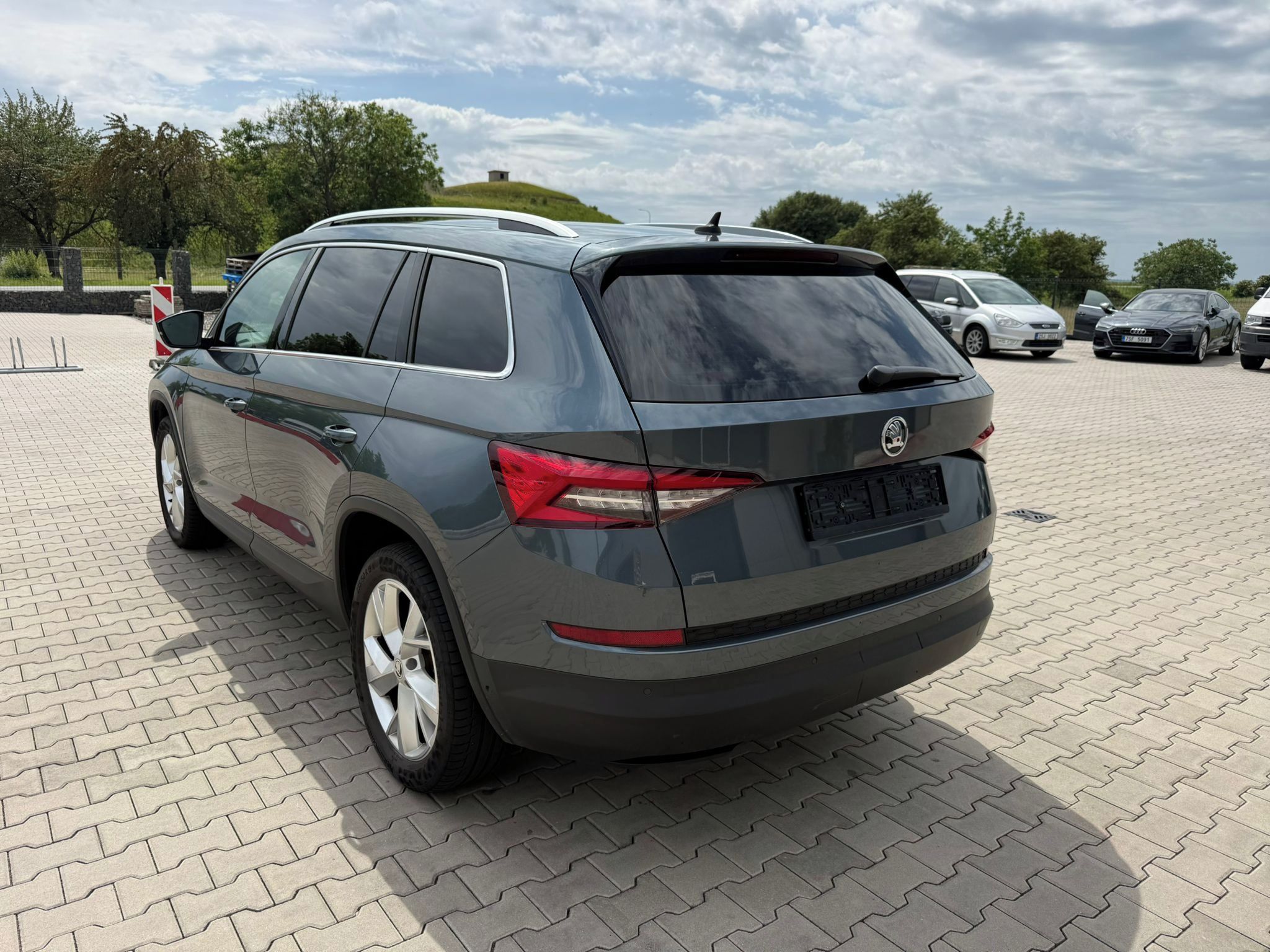 Škoda Kodiaq, 4x4 DSG 140kw Tažné N.rozvody - fotka 3