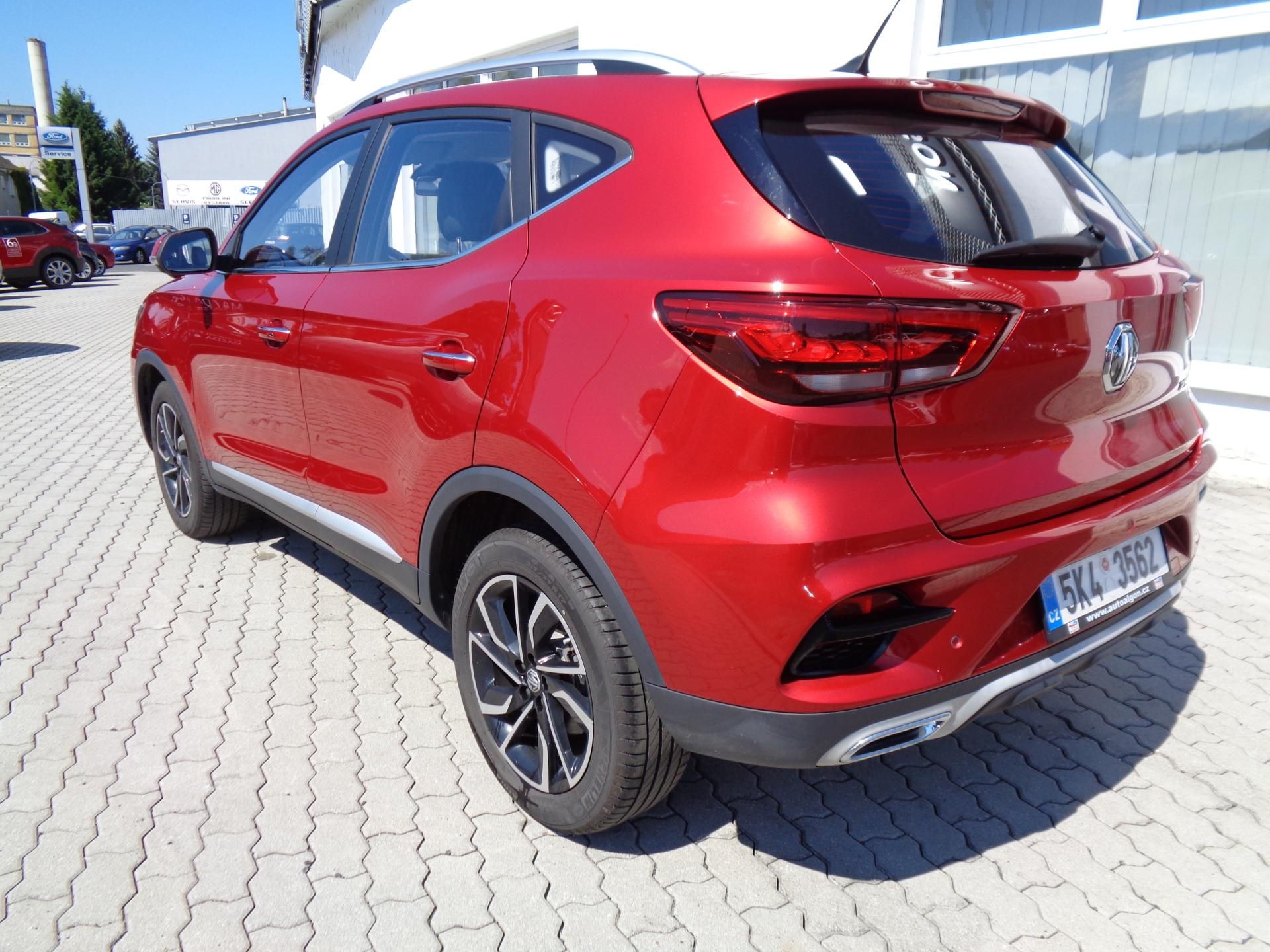 MG ZS, 1,0i 111 PS,AT,Excl,MÁLO KM! - fotka 3