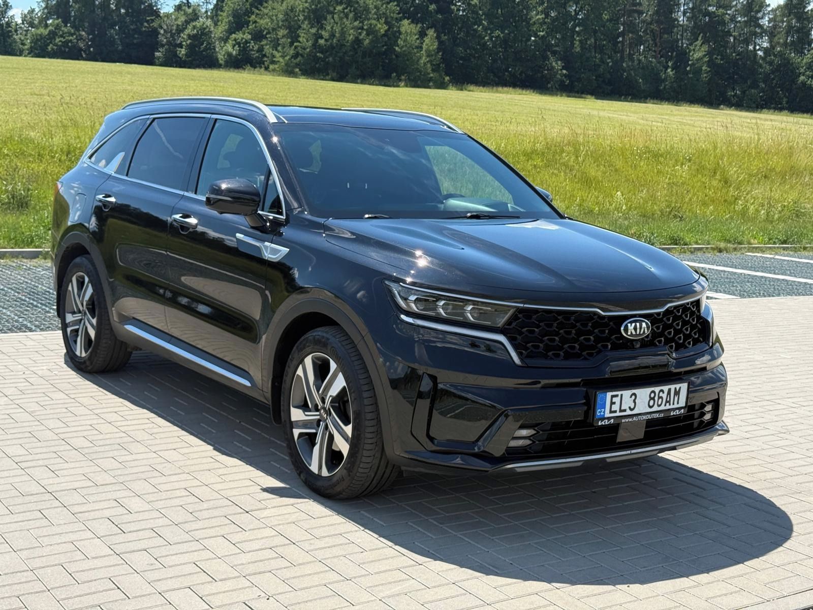 Kia Sorento, 1.6 T-GDi PHEV 4x4 6AT automat - fotka 3