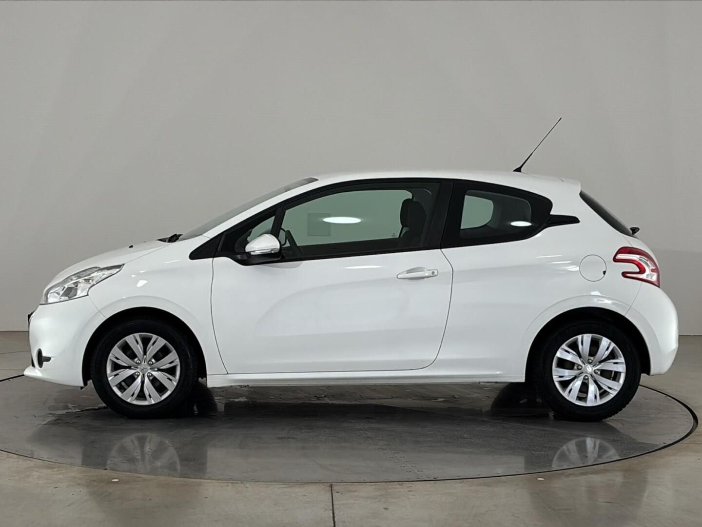 Peugeot 208, 1.2 PureTech / 60 kW - fotka 3