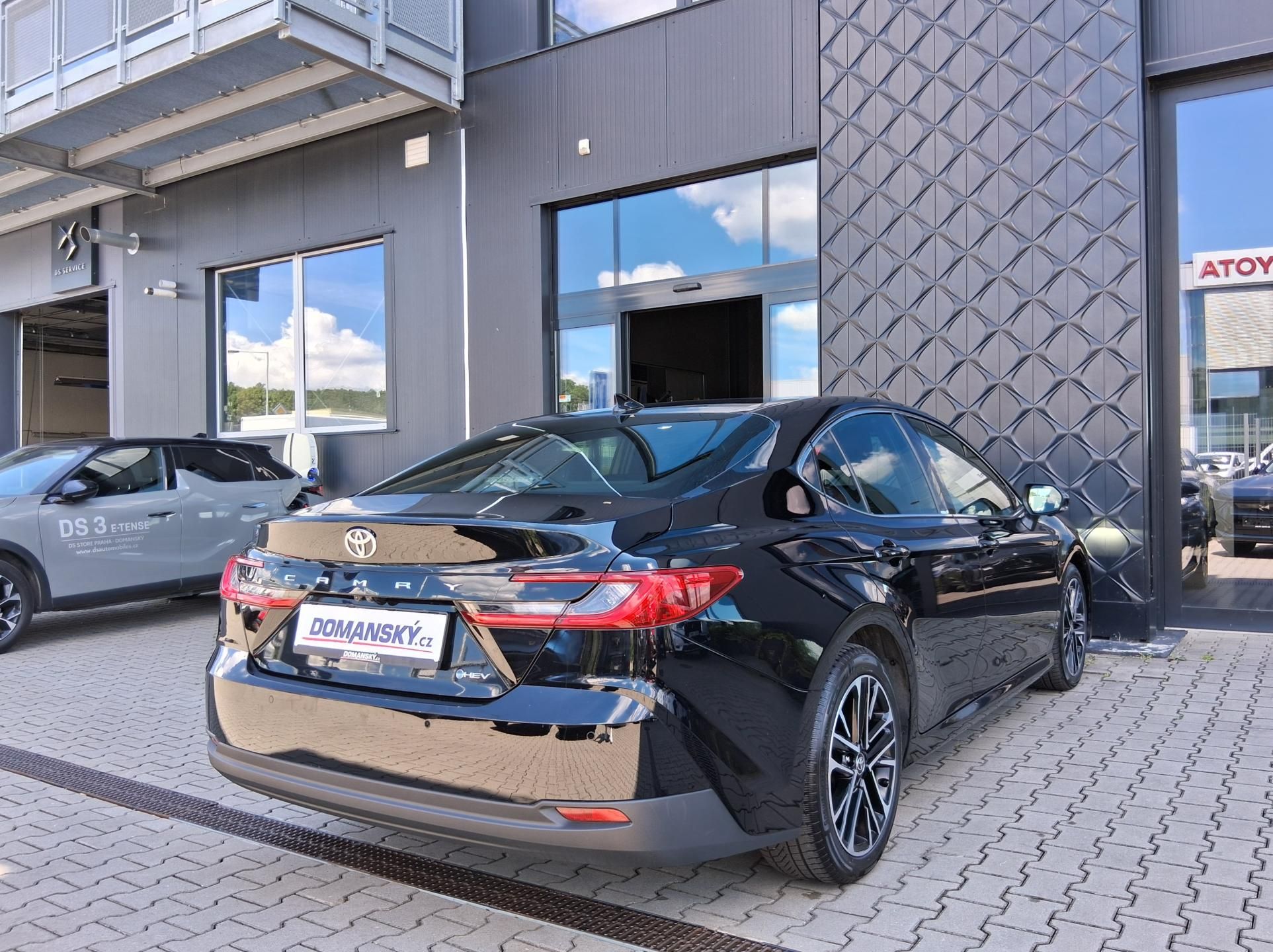 Toyota Camry, EXECUTIVE 2.5 Hyb. 169 kW - fotka 3