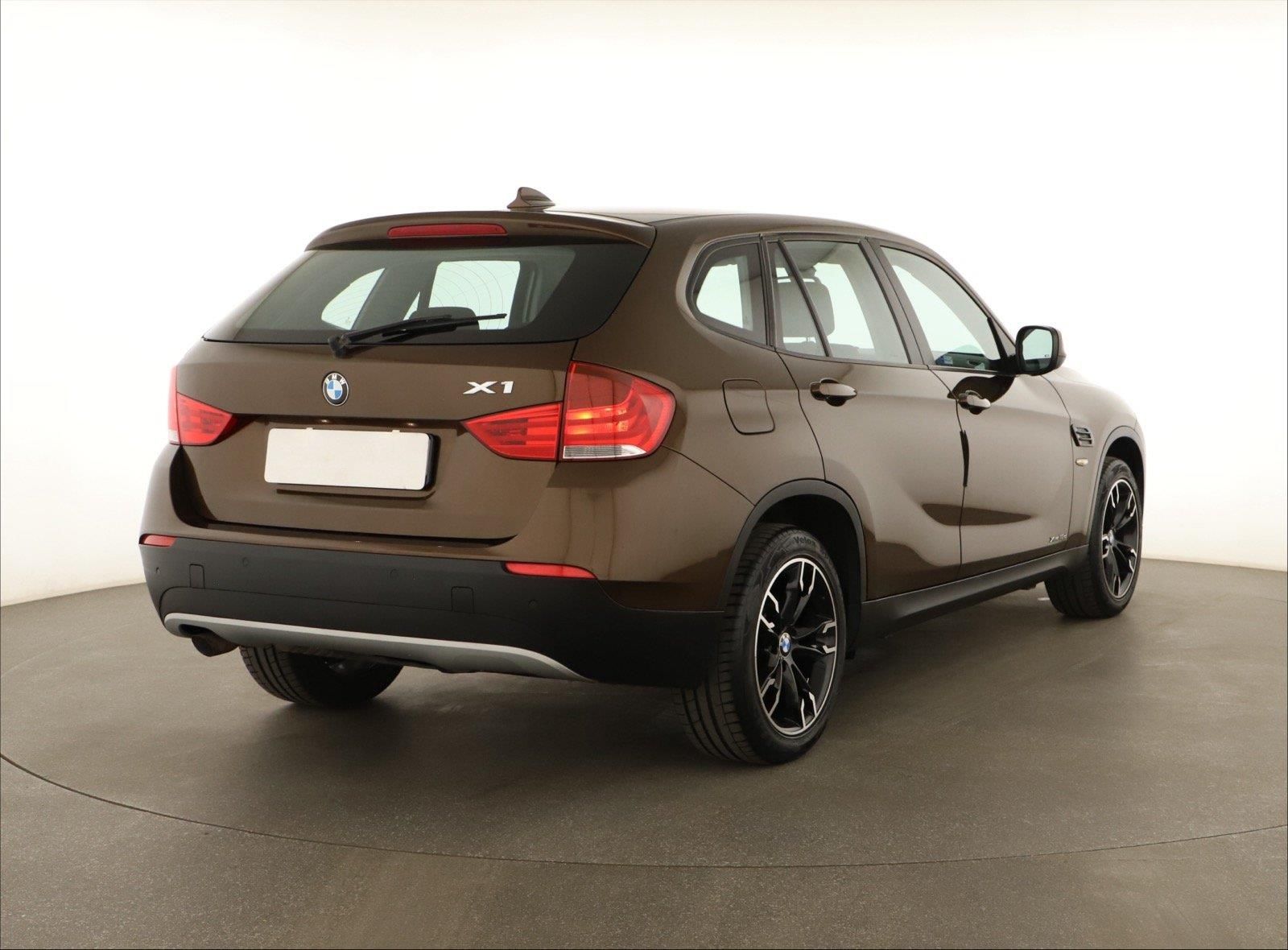 BMW X1, xDrive18d, 4X4 - fotka 5
