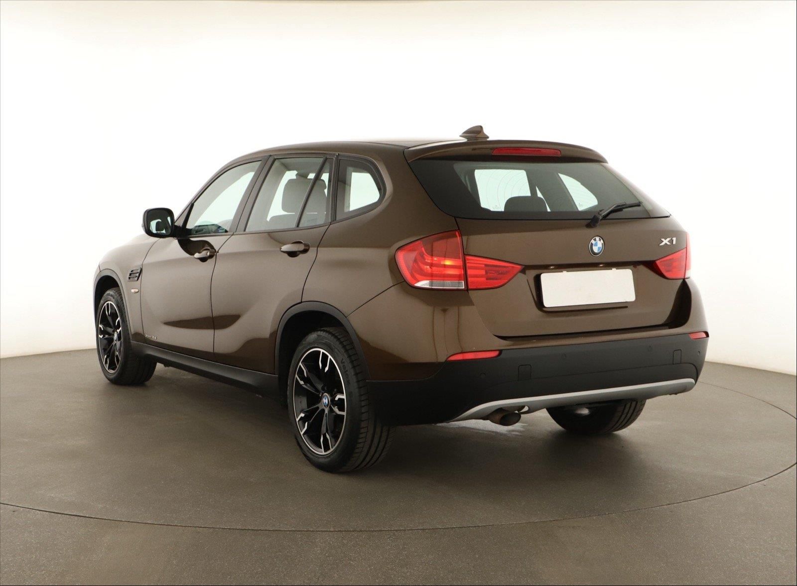BMW X1, xDrive18d, 4X4 - fotka 4