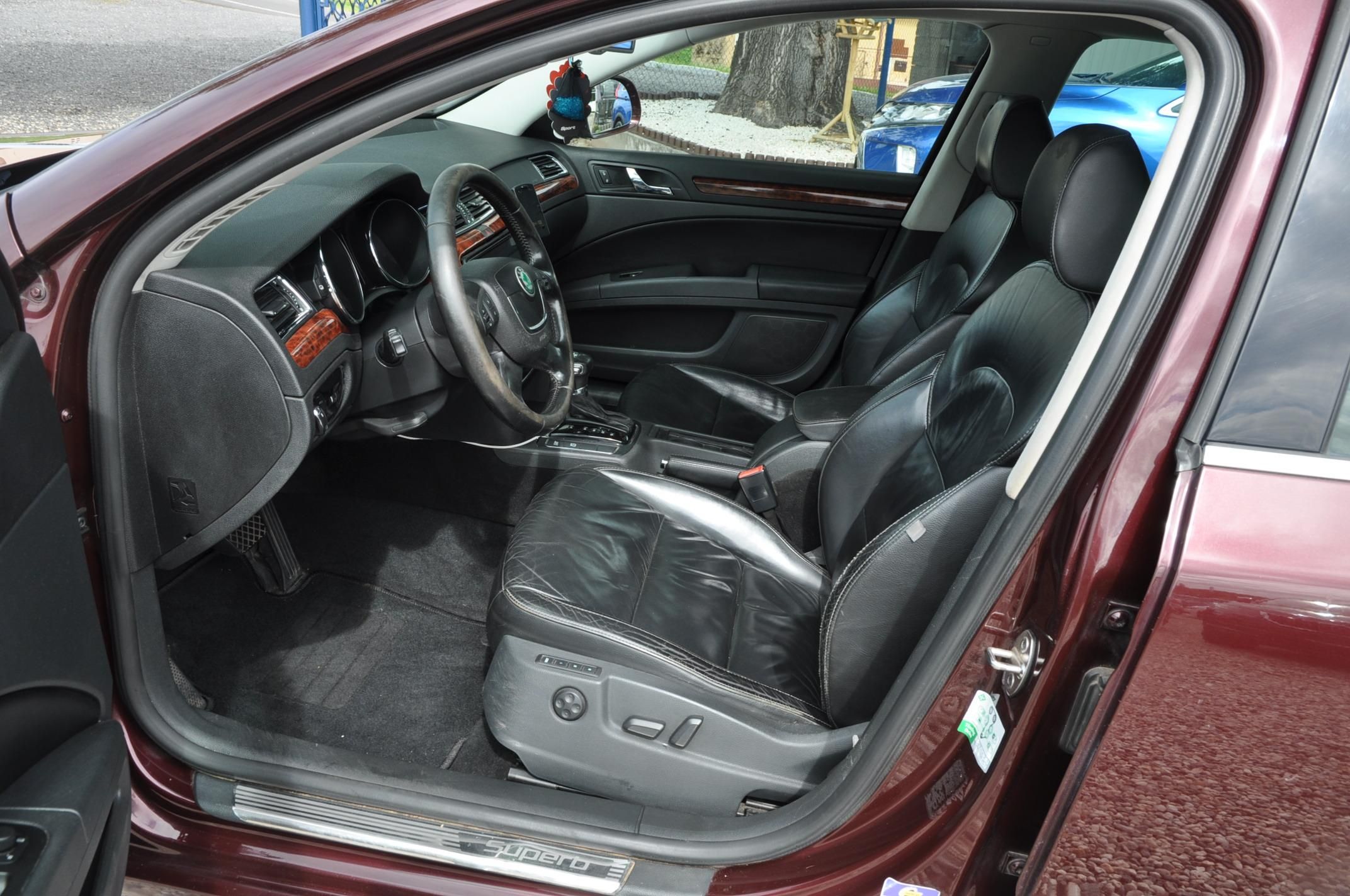 Škoda Superb, II 2.0TDi 103kW Elegance - fotka 6