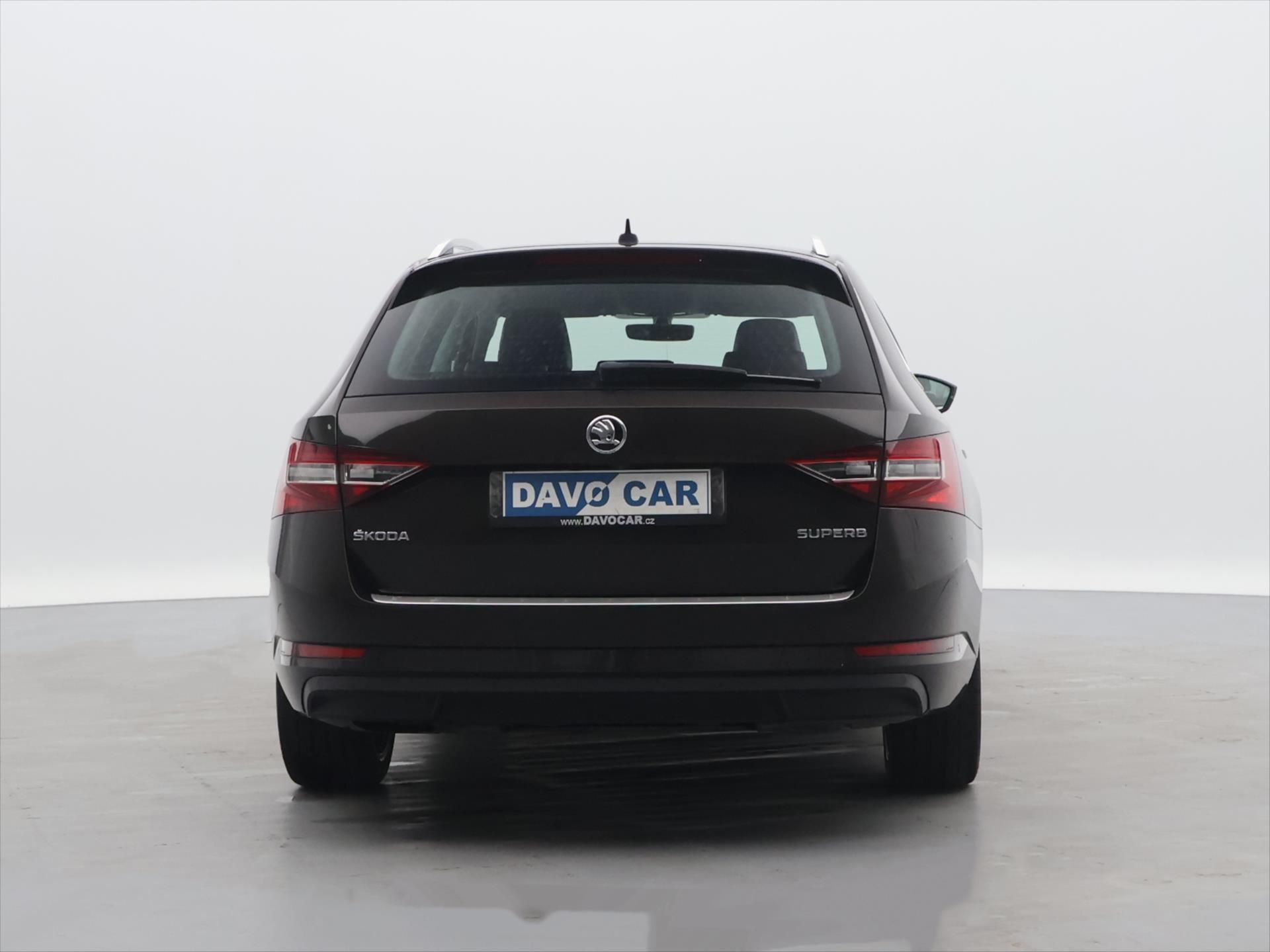 Škoda Superb, 2,0 TDI 110kW DSG CZ L&K 2.Maj - fotka 6