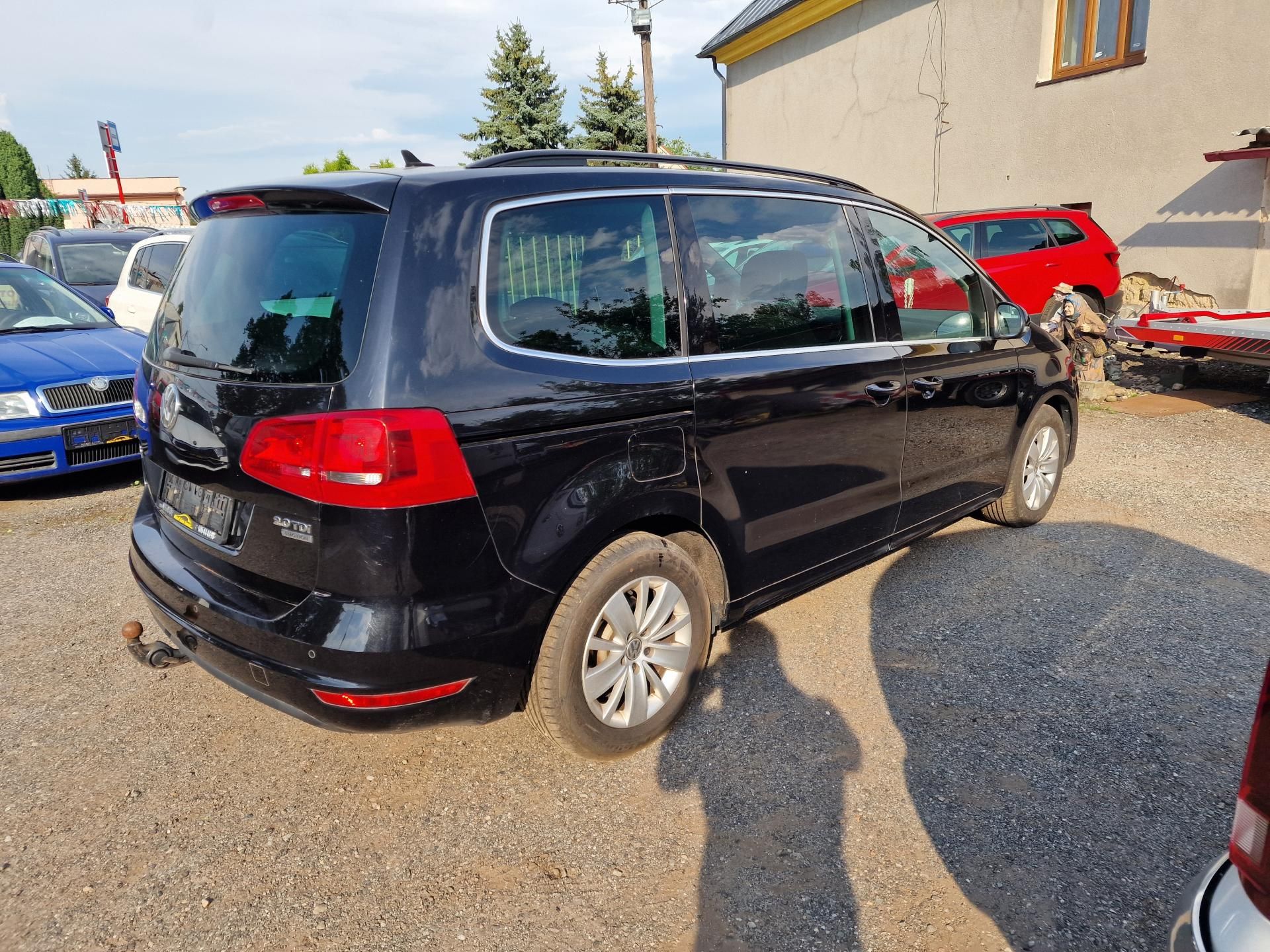 Volkswagen Sharan, 2,0TDI 4MOTION 7MÍST TAŽNÉ - fotka 4