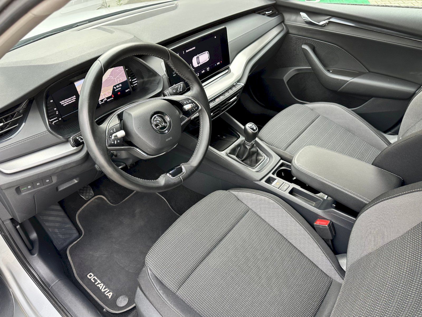 Škoda Octavia, 2.0 TDI 85kW Ambition Combi - fotka 6