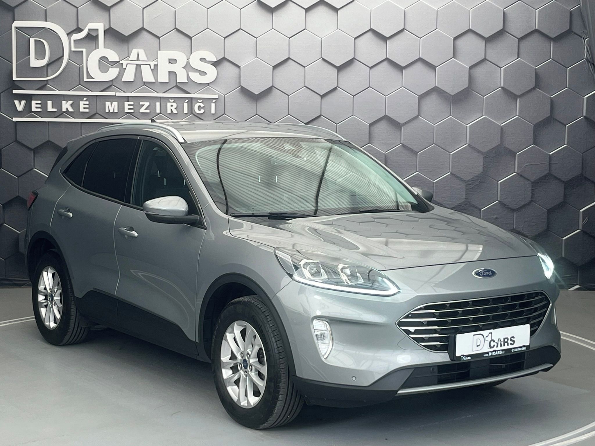 Ford Kuga, 2.5 Duratec HEV 4x4 TITANIUM - fotka 6