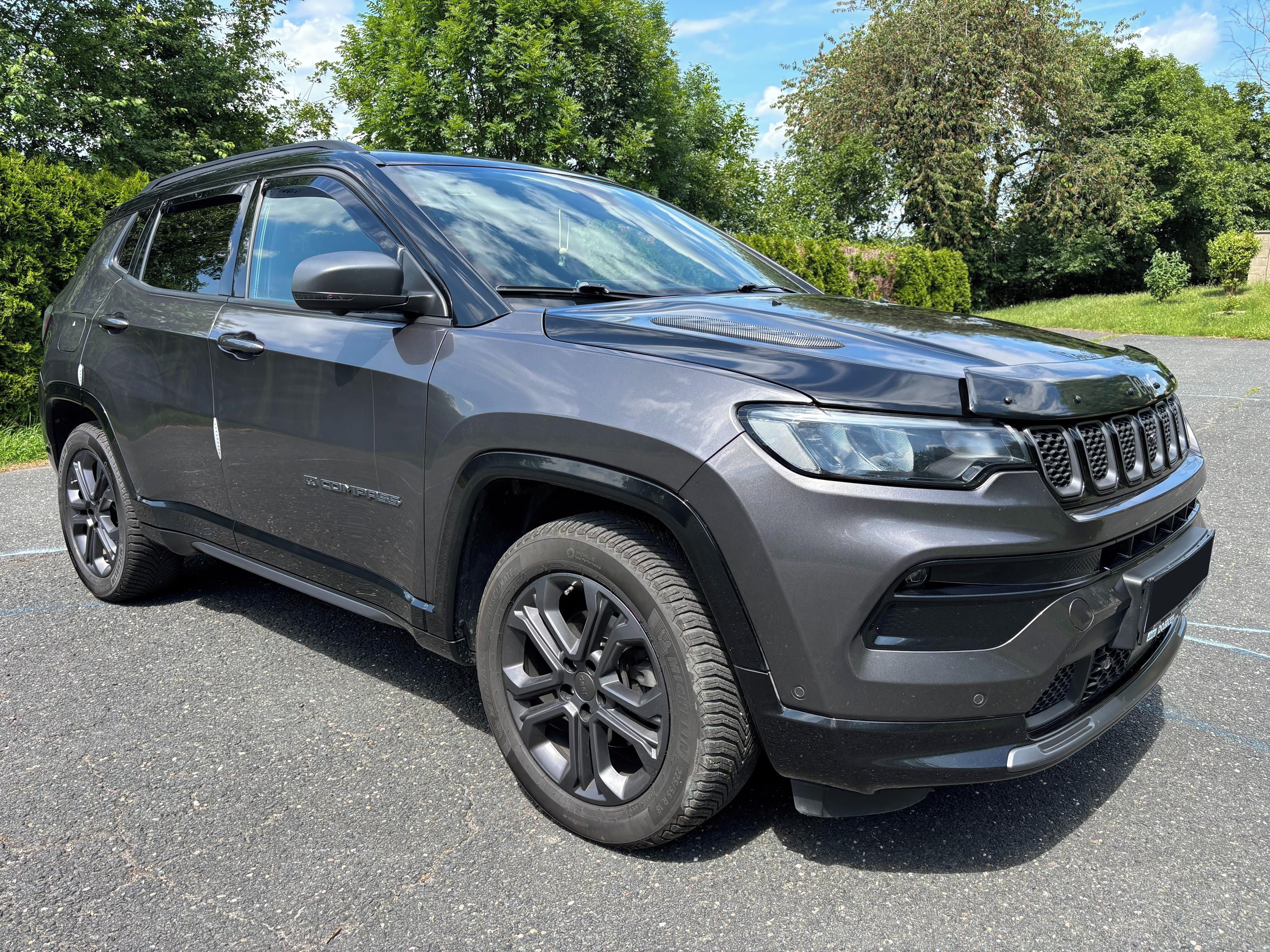 Jeep Compass, 1.3T-GDI 110kw S. Knih 80th ČR - fotka 3