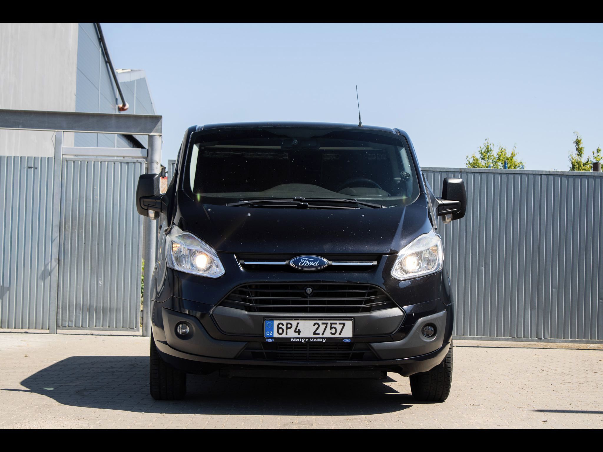 Ford Tourneo Custom - fotka 2