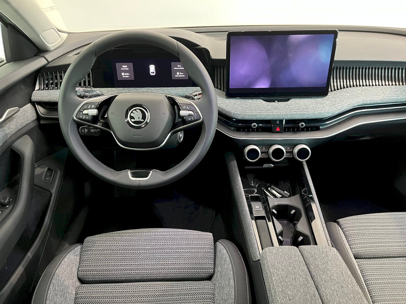 Škoda Superb, Combi 2.0 TDI 110 kW A7F Selec - fotka 5