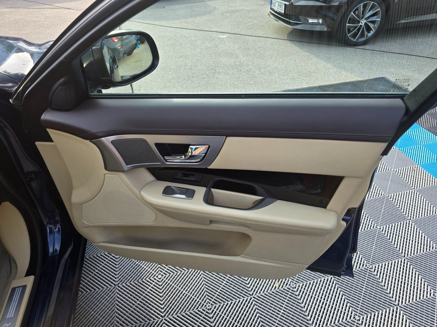 Jaguar XF, 3.0 V6/202KW/2.MAJ/AUTOMAT - fotka 5