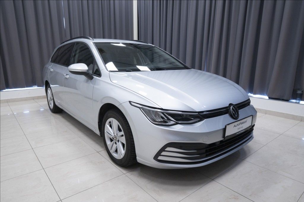 Volkswagen Golf, 1,5 eTSI DSG KAMERA VÝHŘEV ČR - fotka 3