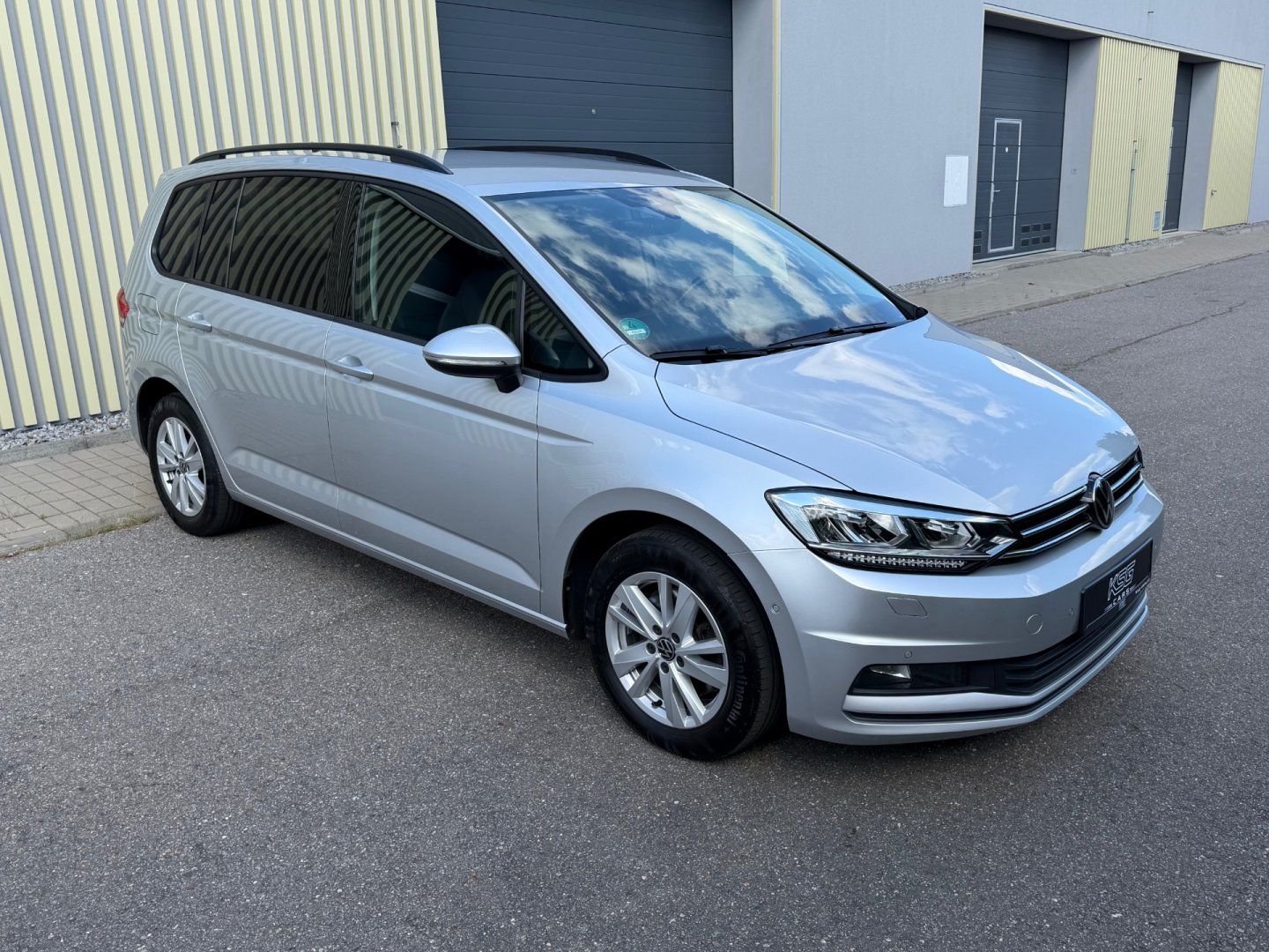 Volkswagen Touran, 2.0TDi 110kW DSG! Tažné! Vyhř. - fotka 4
