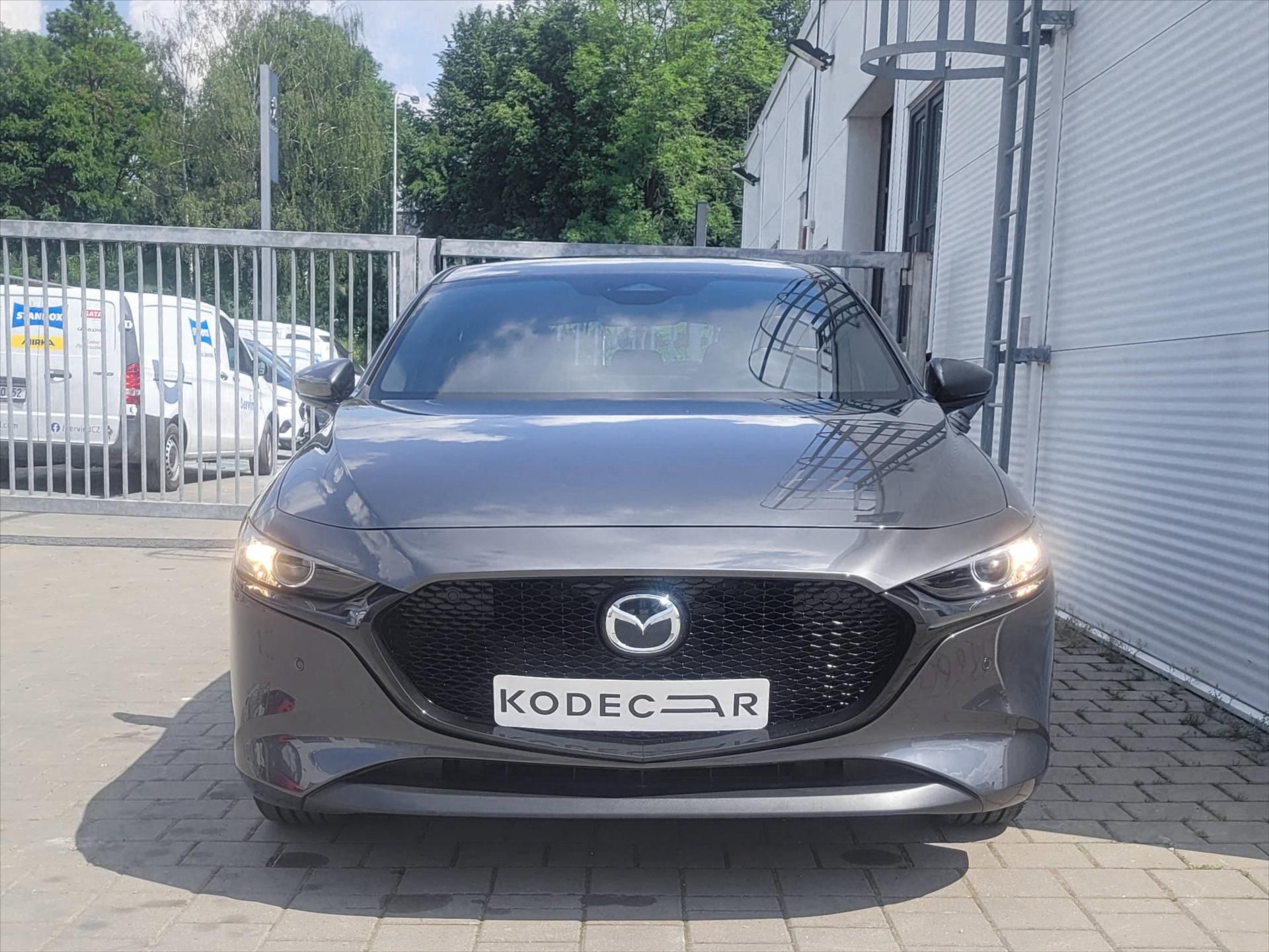 Mazda 3, 2,5 e-Skyactiv G140k 6AT 4x2 - fotka 2