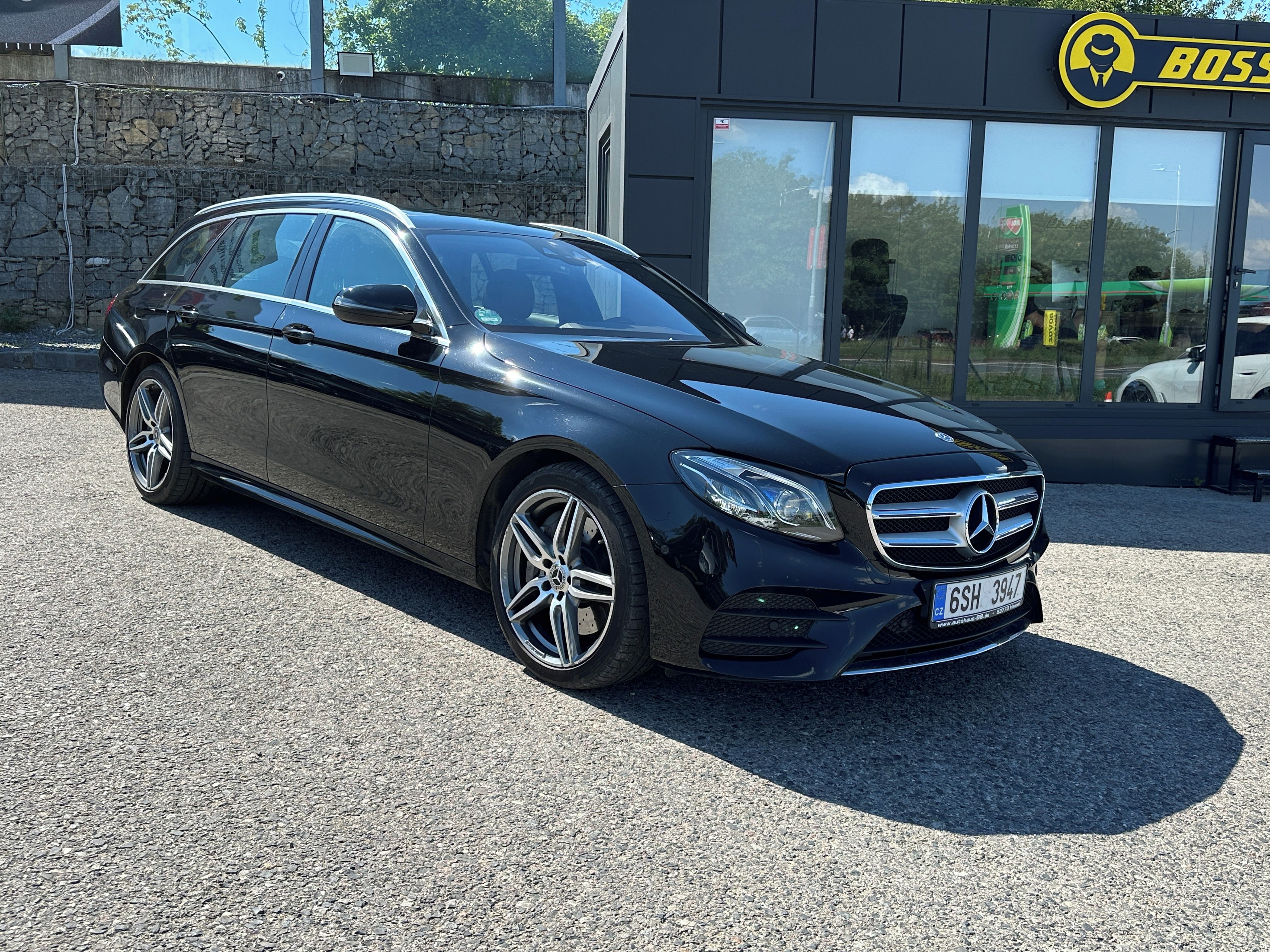 Mercedes-Benz Třídy E, Mercedes-Benz E 400  2019 - fotka 2