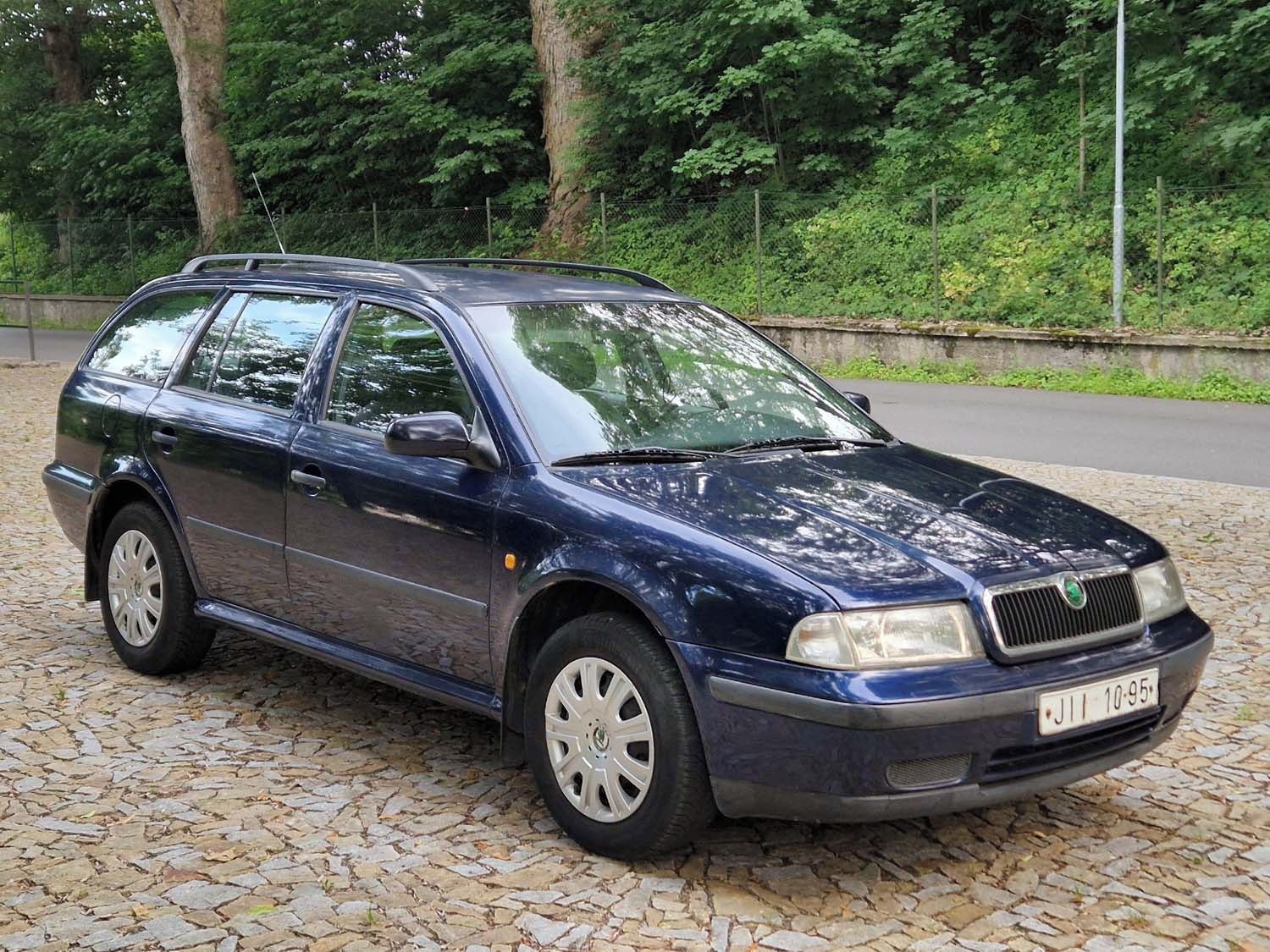 Škoda Octavia, 1.6i 1 majitelka STK do 5/2028 - fotka 3