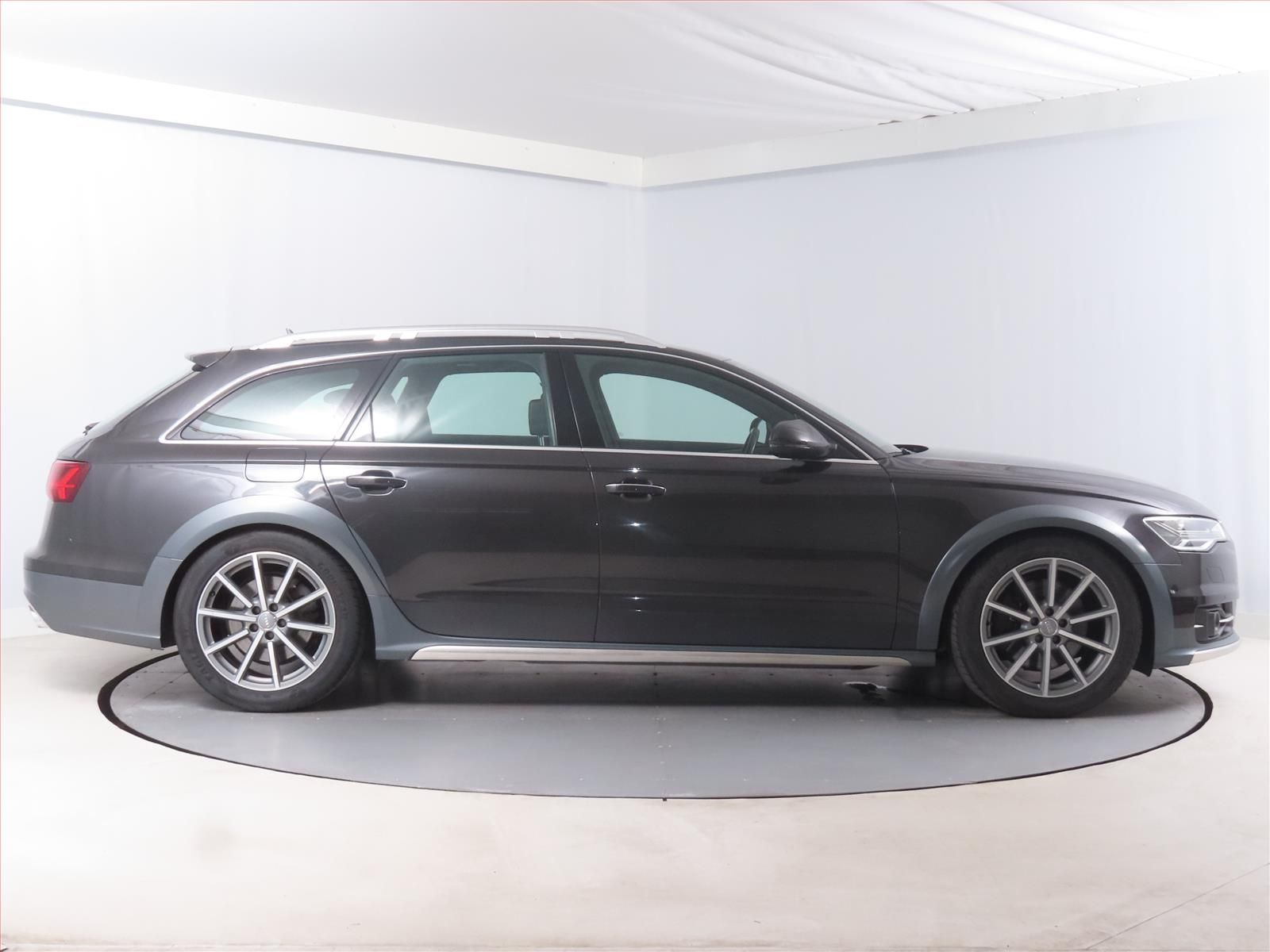 Audi A6 allroad, 3.0 TDI, 4X4, Automat - fotka 6