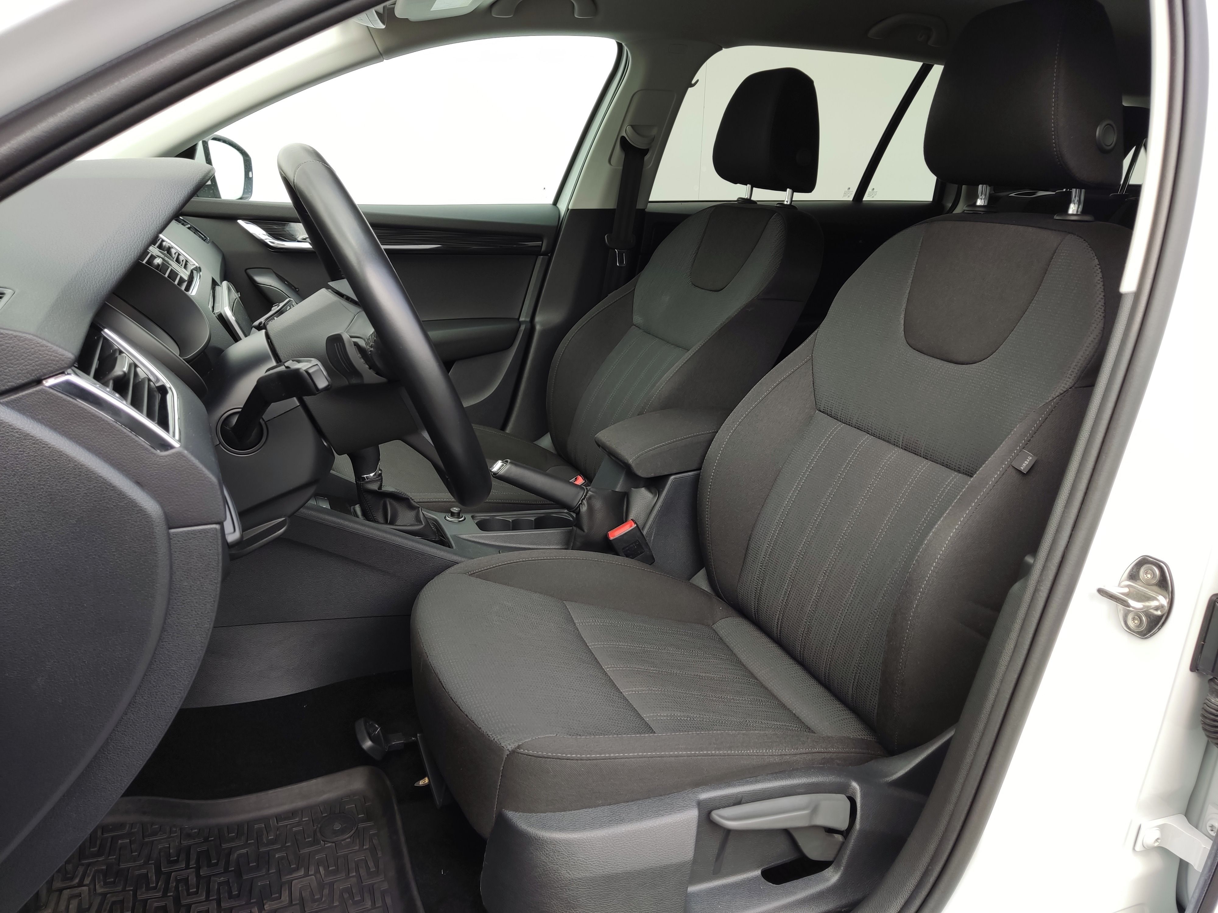 Škoda Octavia, 1.4 TSI 110 kW DSG Style Plus - fotka 6