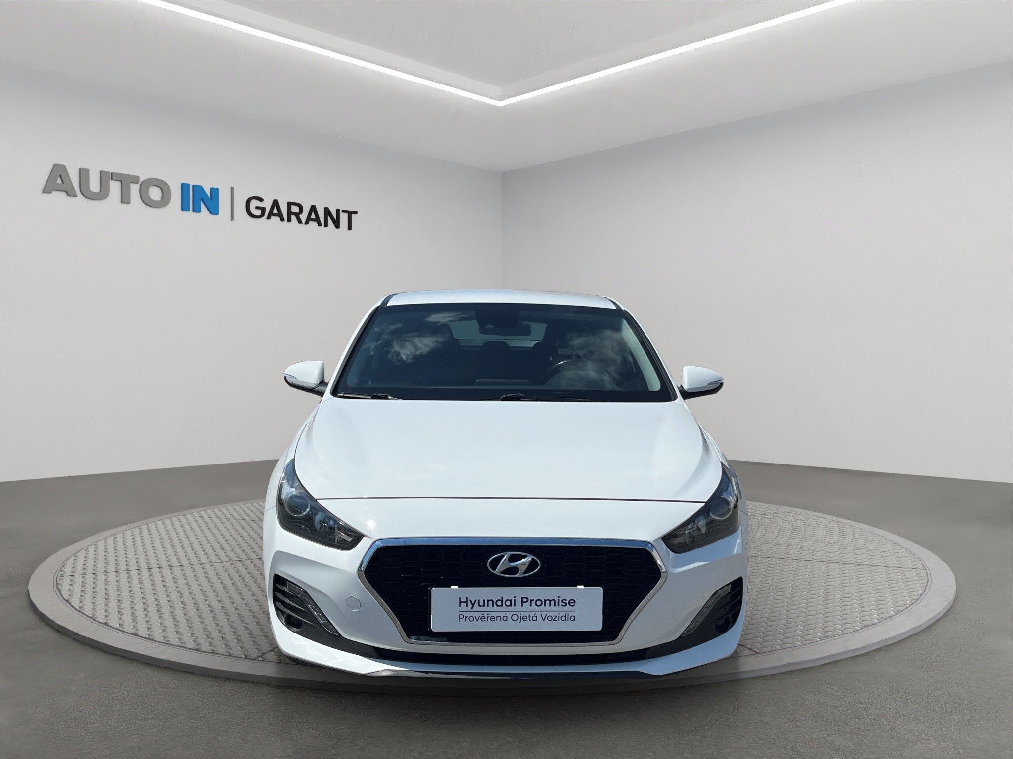Hyundai i30, TRIKOLOR COMFORT 1.0 T-GDi 88k - fotka 2