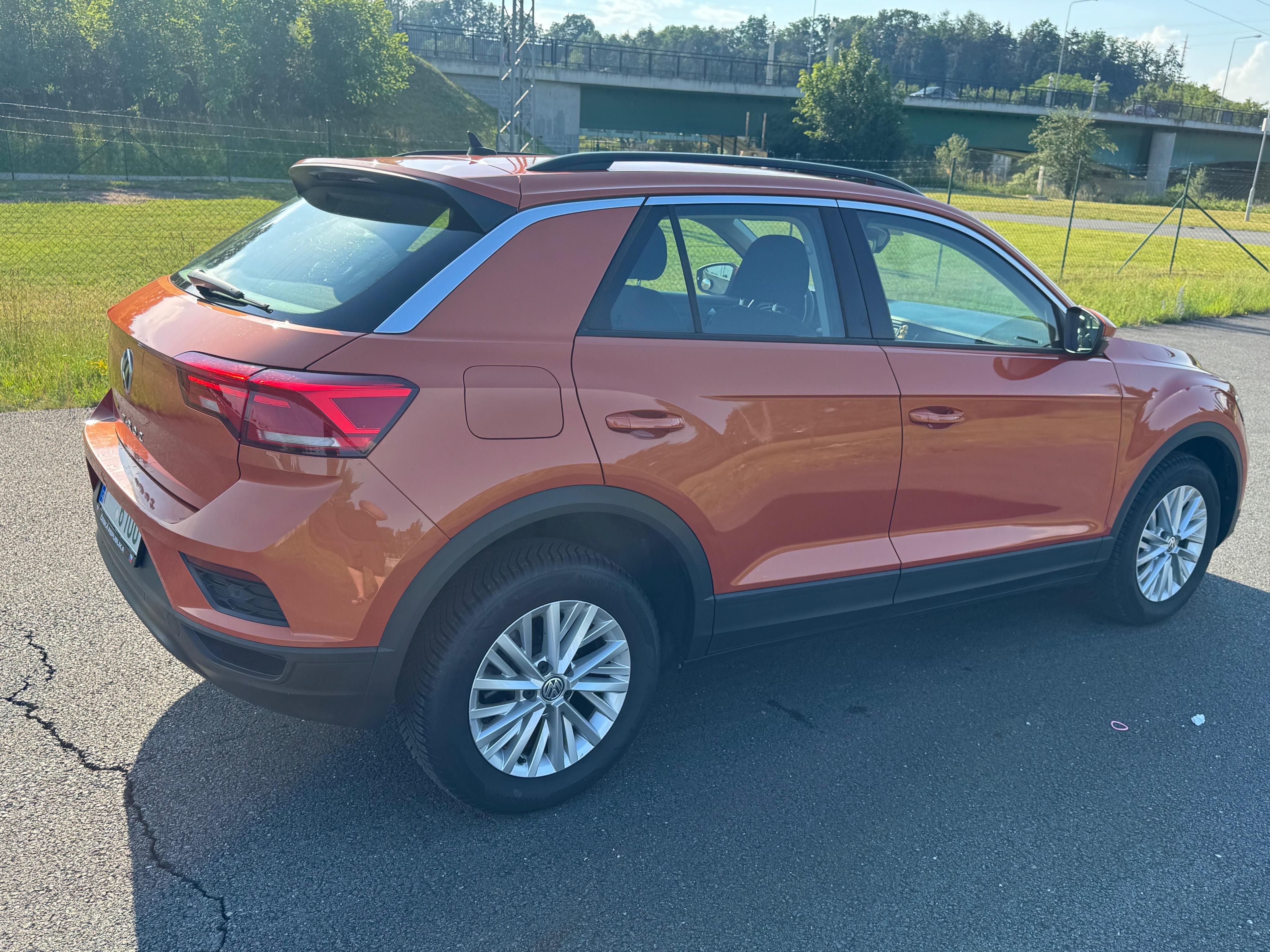 Volkswagen T-Roc, 1.0 tsi     TOP STAV - fotka 3