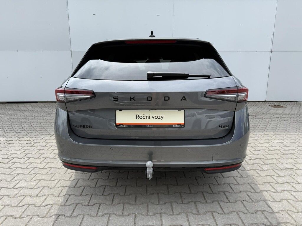 Škoda Superb, DSG 4M 2,0TDi 142kW SportLine - fotka 5