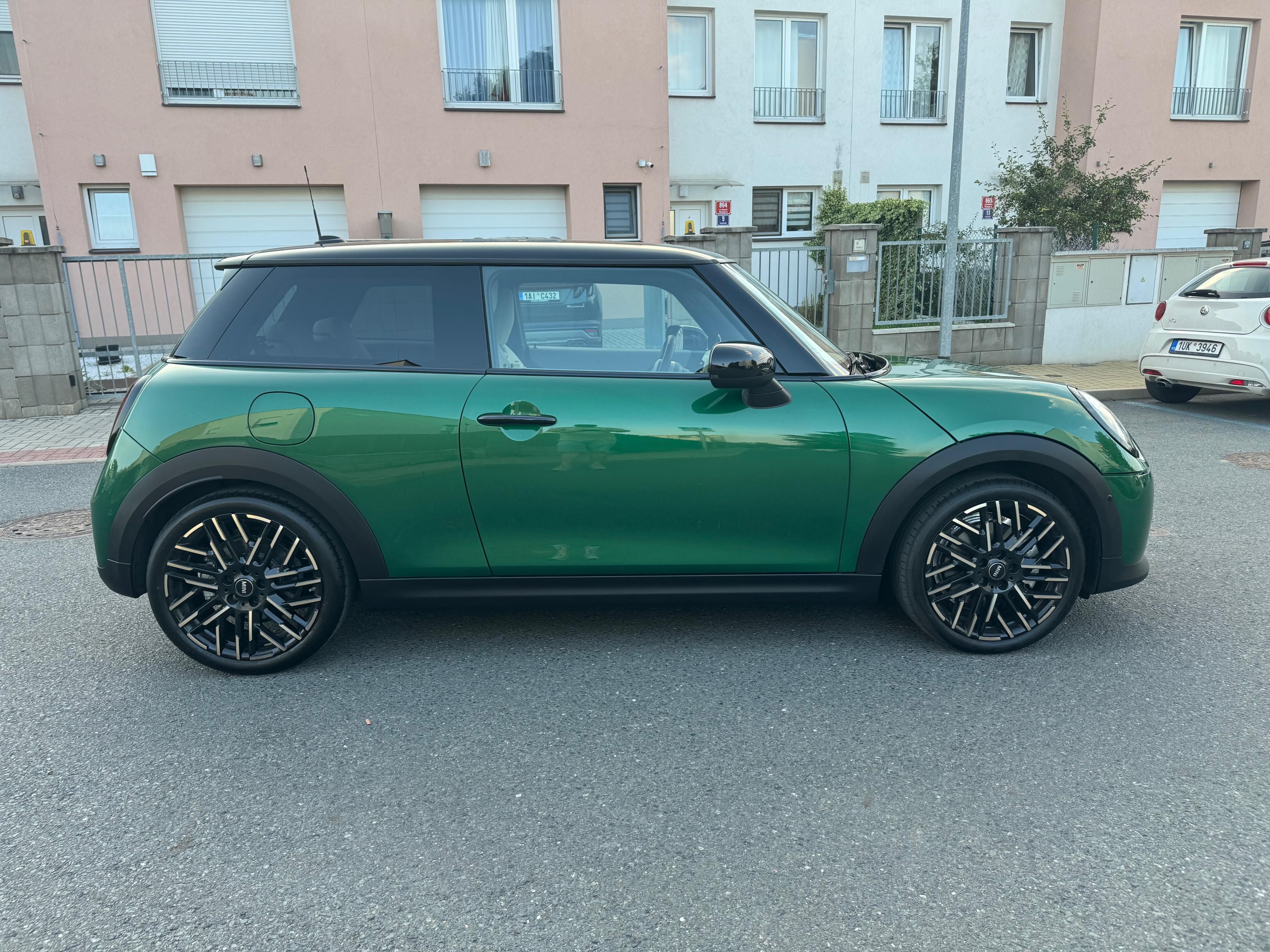 Mini Cooper, C 115kw Kam Pano DPH ČR - fotka 4