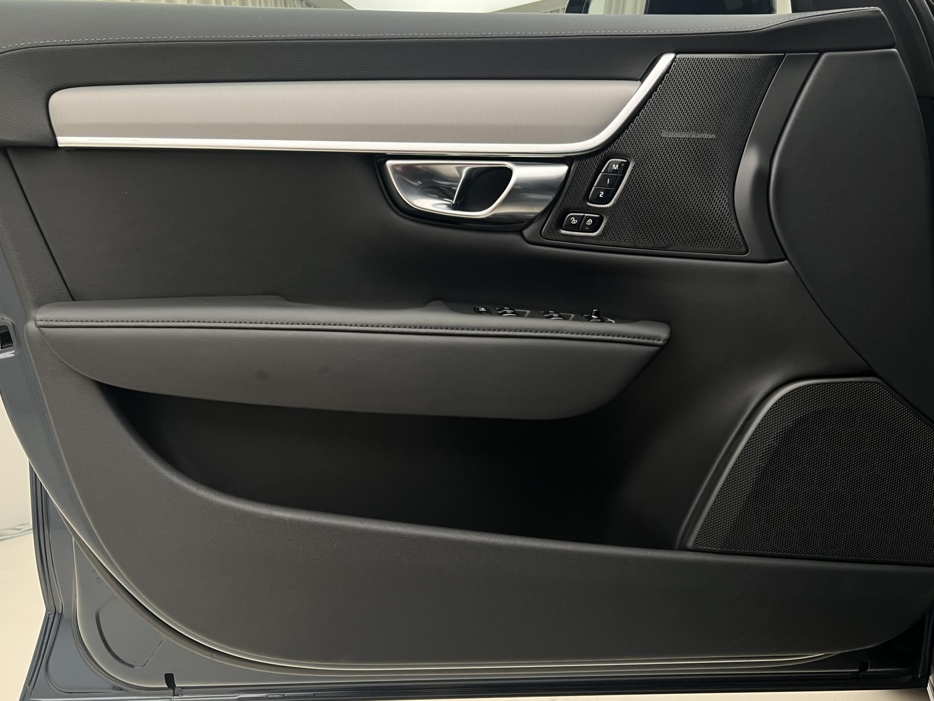 Volvo V90, T6 AWD DARK PLUS - fotka 6