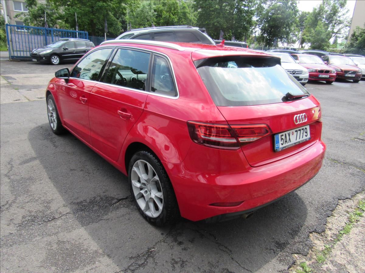 Audi A3, 1,6 TDI 81kW Sportback Automat - fotka 4