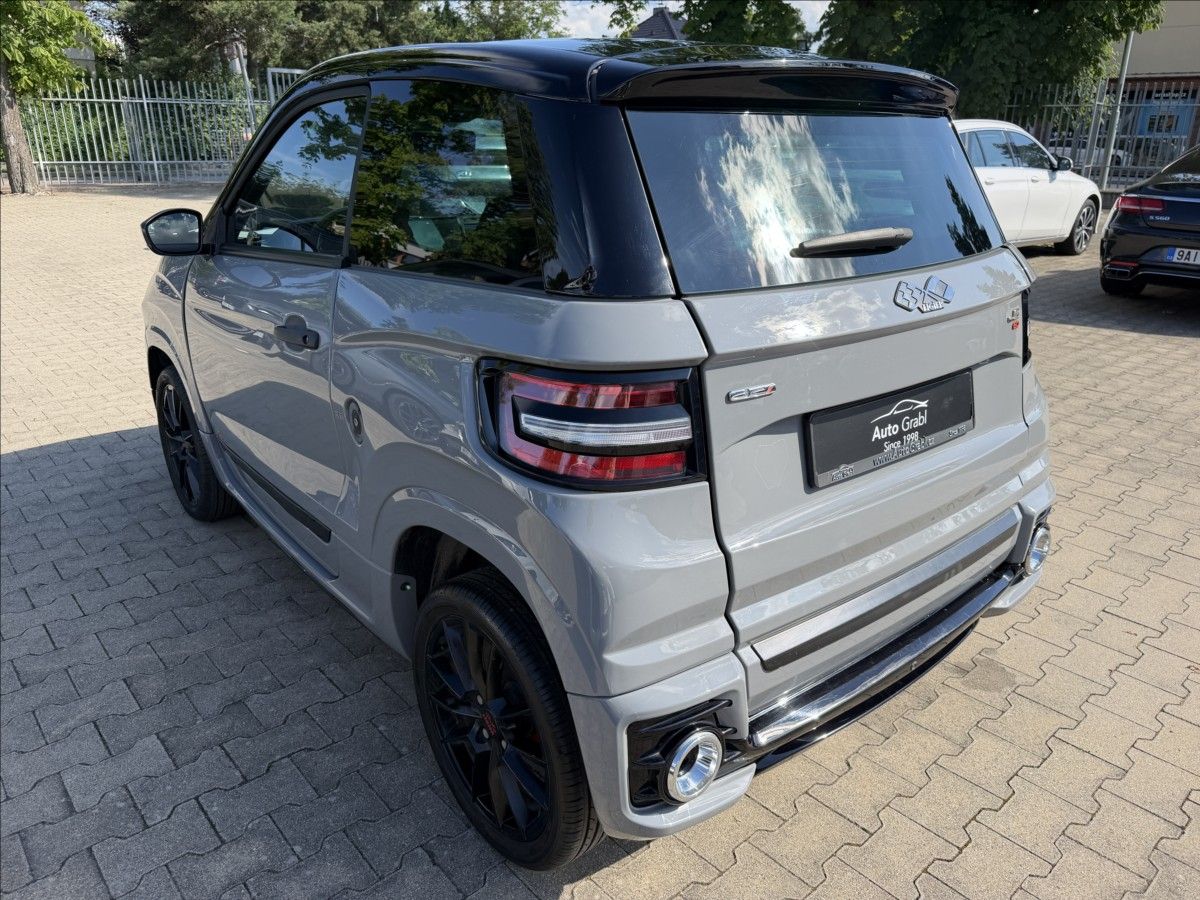 Ligier JS 60, 0,5   Js 60 Sport Ultimate 6KW - fotka 5