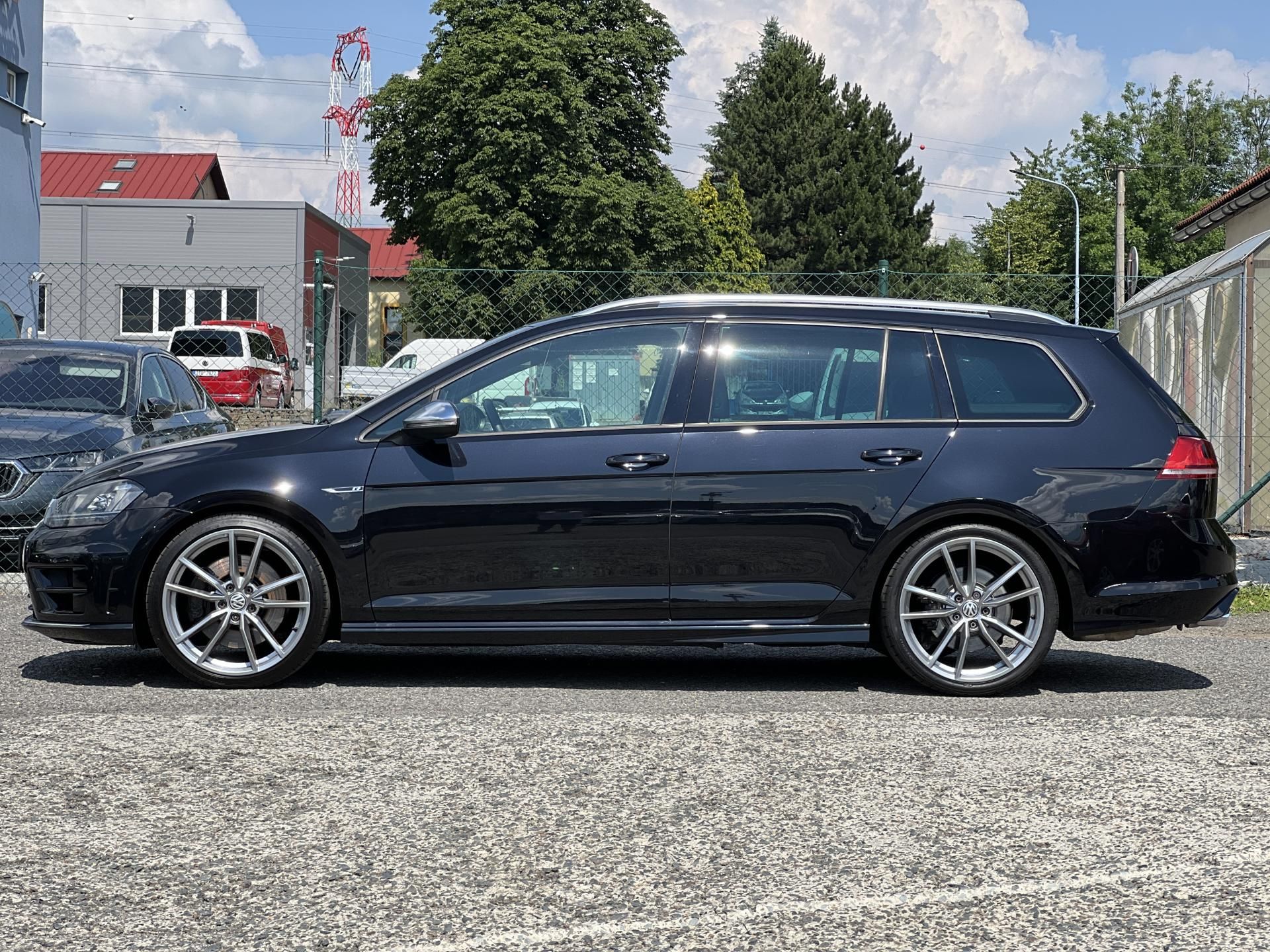 Volkswagen Golf, R Variant 2.0TSi 221kw 4x4 DSG - fotka 4