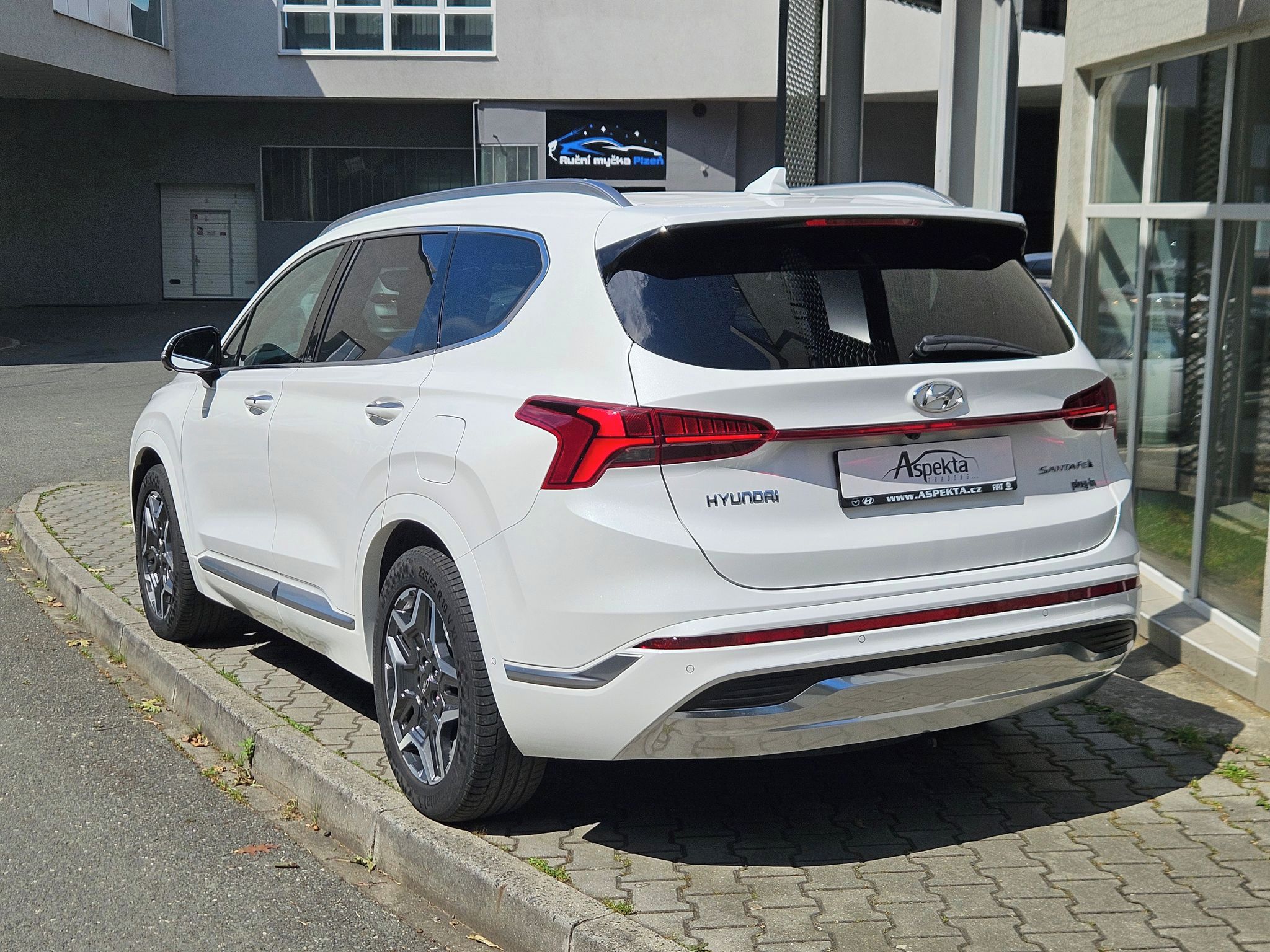 Hyundai Santa Fe, 1.6 T-GDi PHEV,1.maj., Luxury - fotka 3