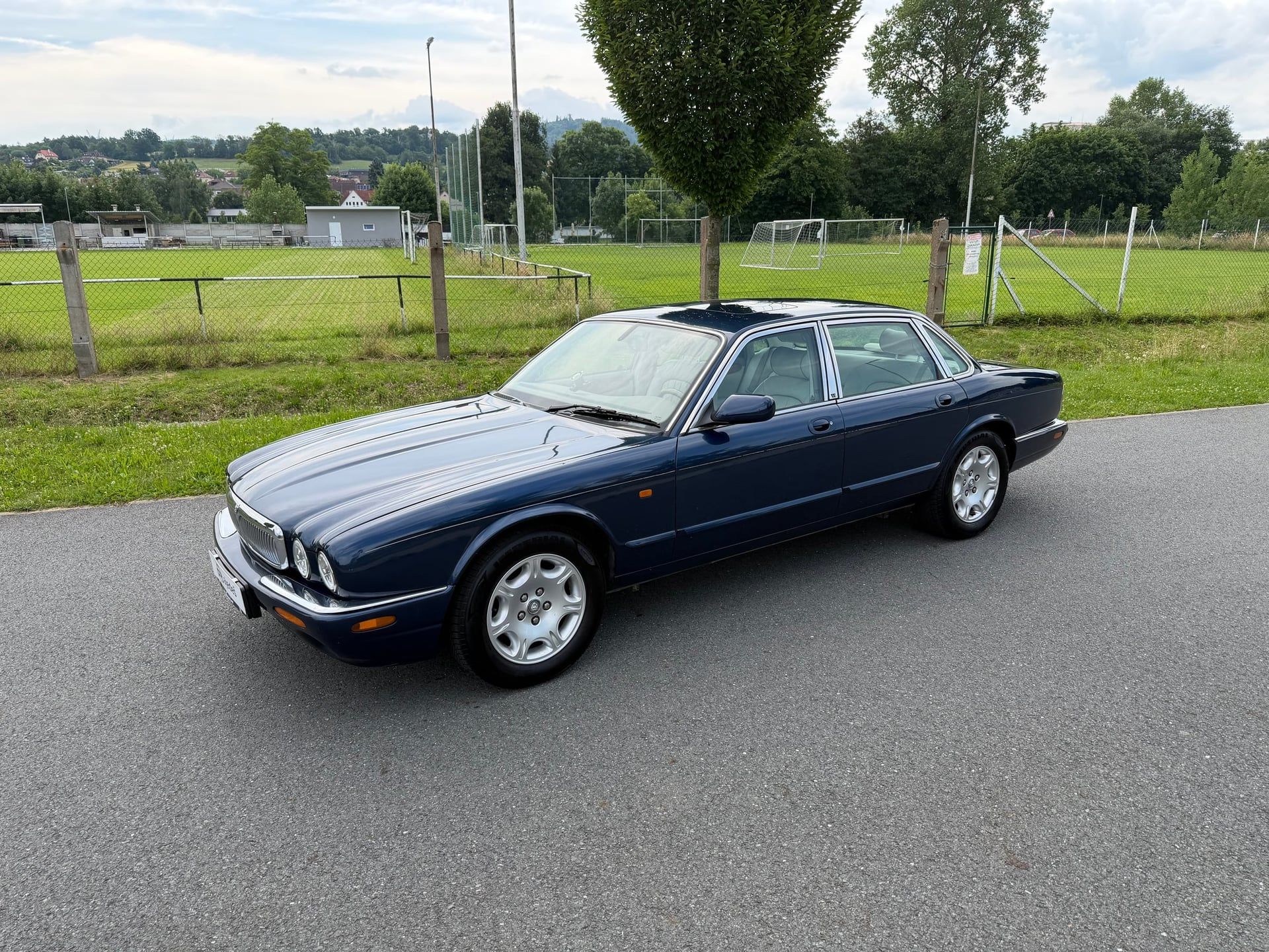 Jaguar XJ, V8 4.0 Sovereign Automat - fotka 3