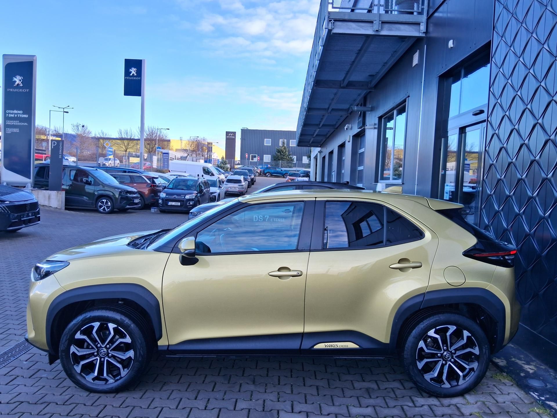 Toyota Yaris Cross, COMF. STYLE TECH 1.5 Hyb. 85kW - fotka 4