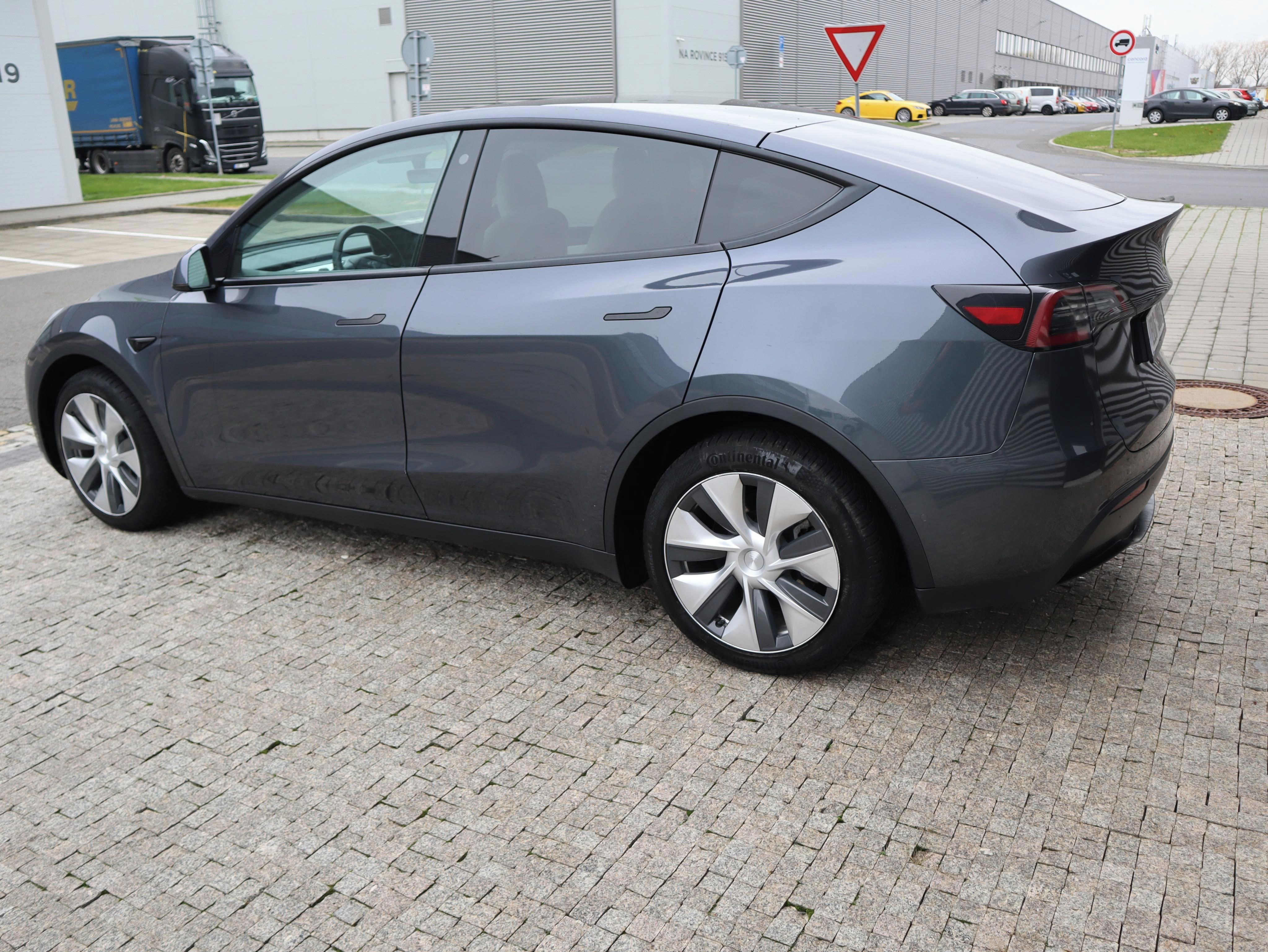 Tesla Model Y, Long Range,pravidelný servis - fotka 5