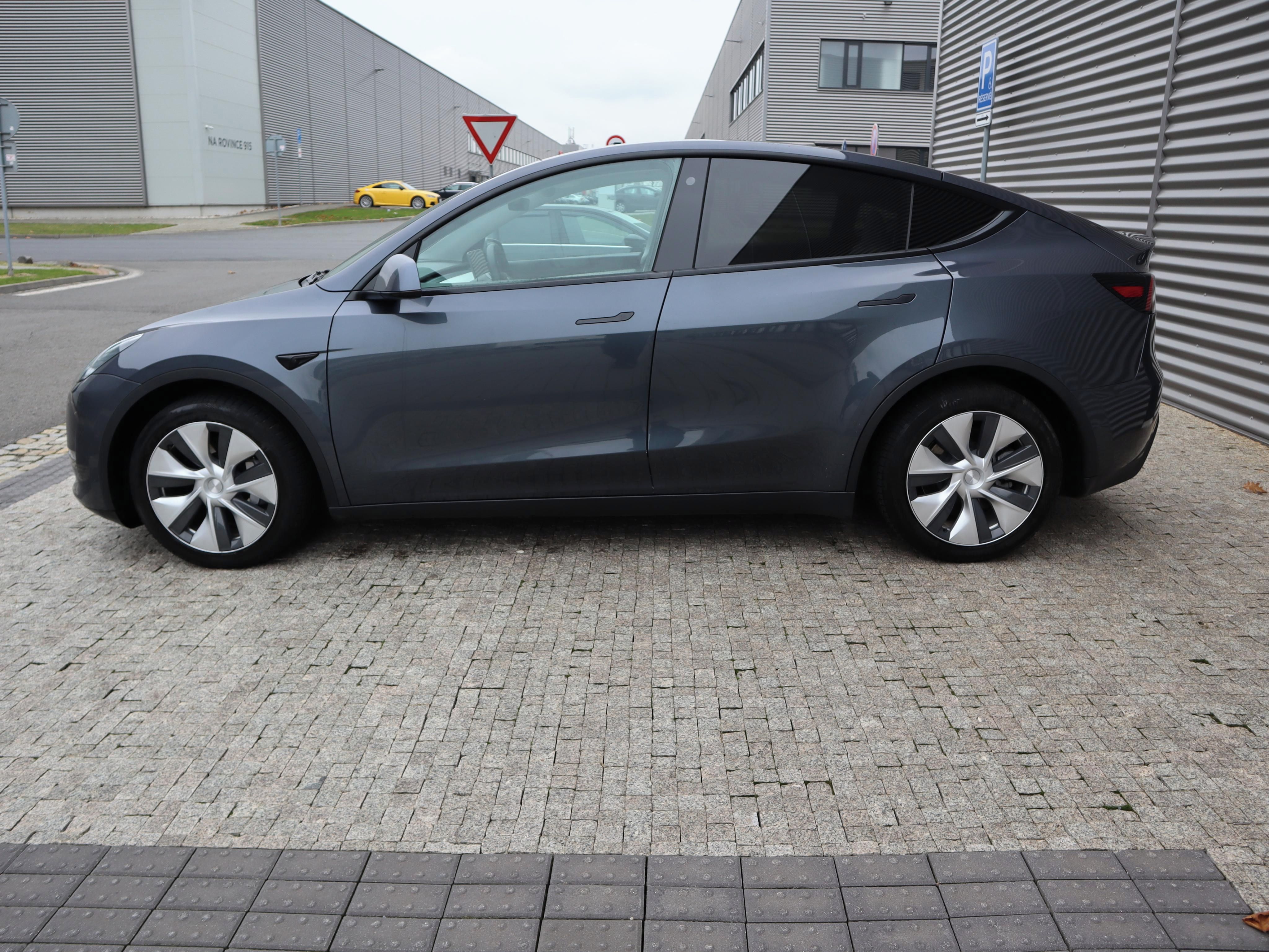 Tesla Model Y, Long Range,pravidelný servis - fotka 6