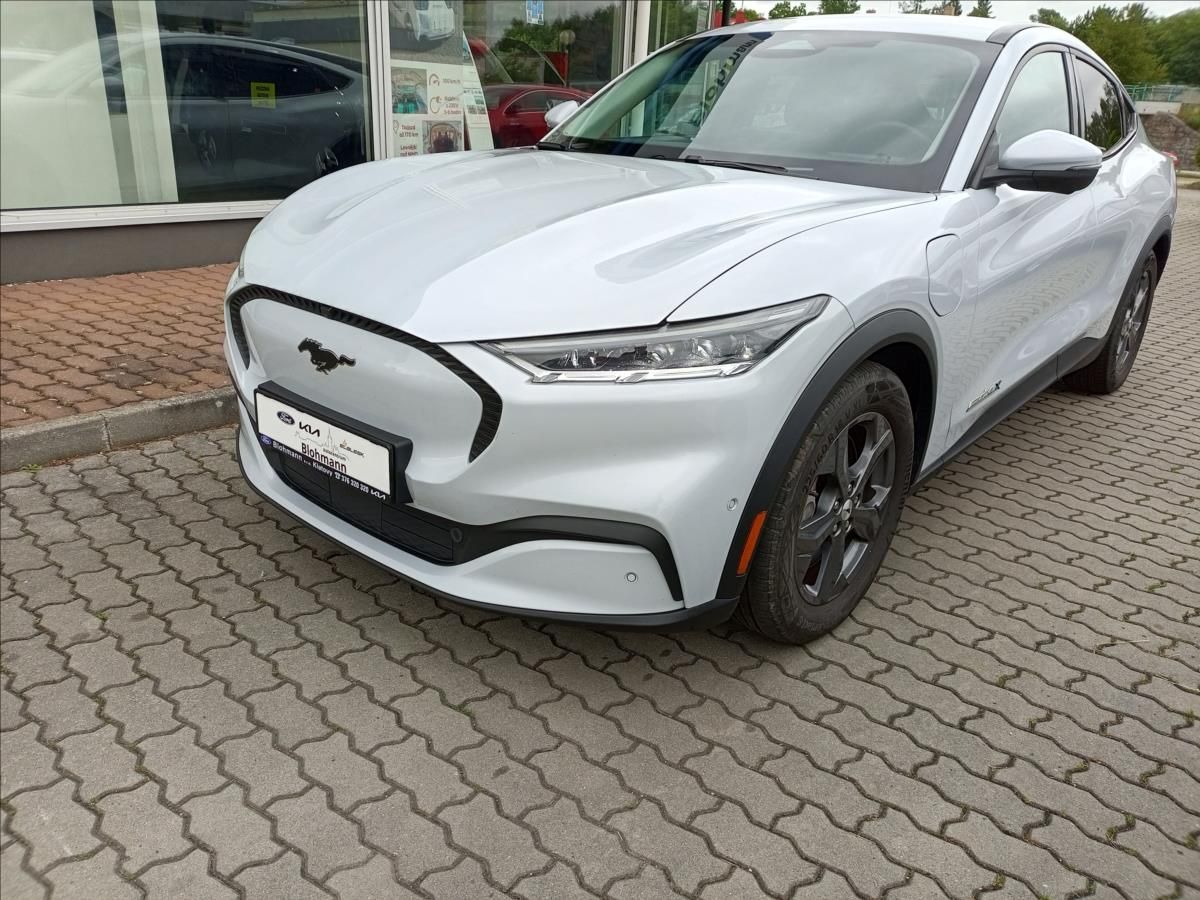 Ford Mustang Mach-E, 99 kwh baterie - fotka 2