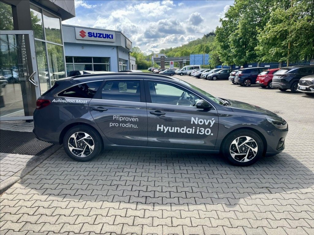 Hyundai i30, 1,5 T-GDi kombi  Style - fotka 4