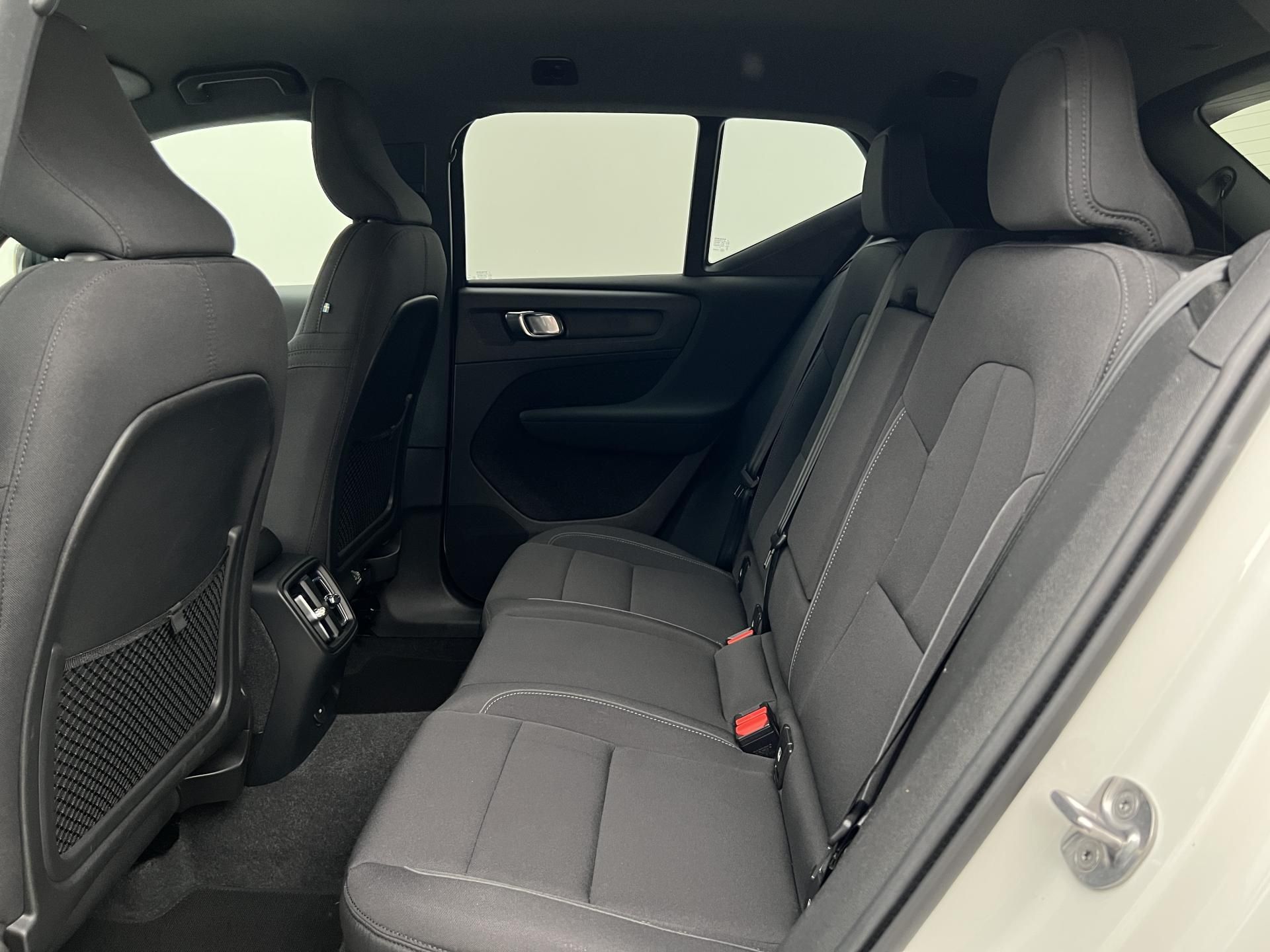 Volvo XC40, RECHARGE PLUS AUT - fotka 6