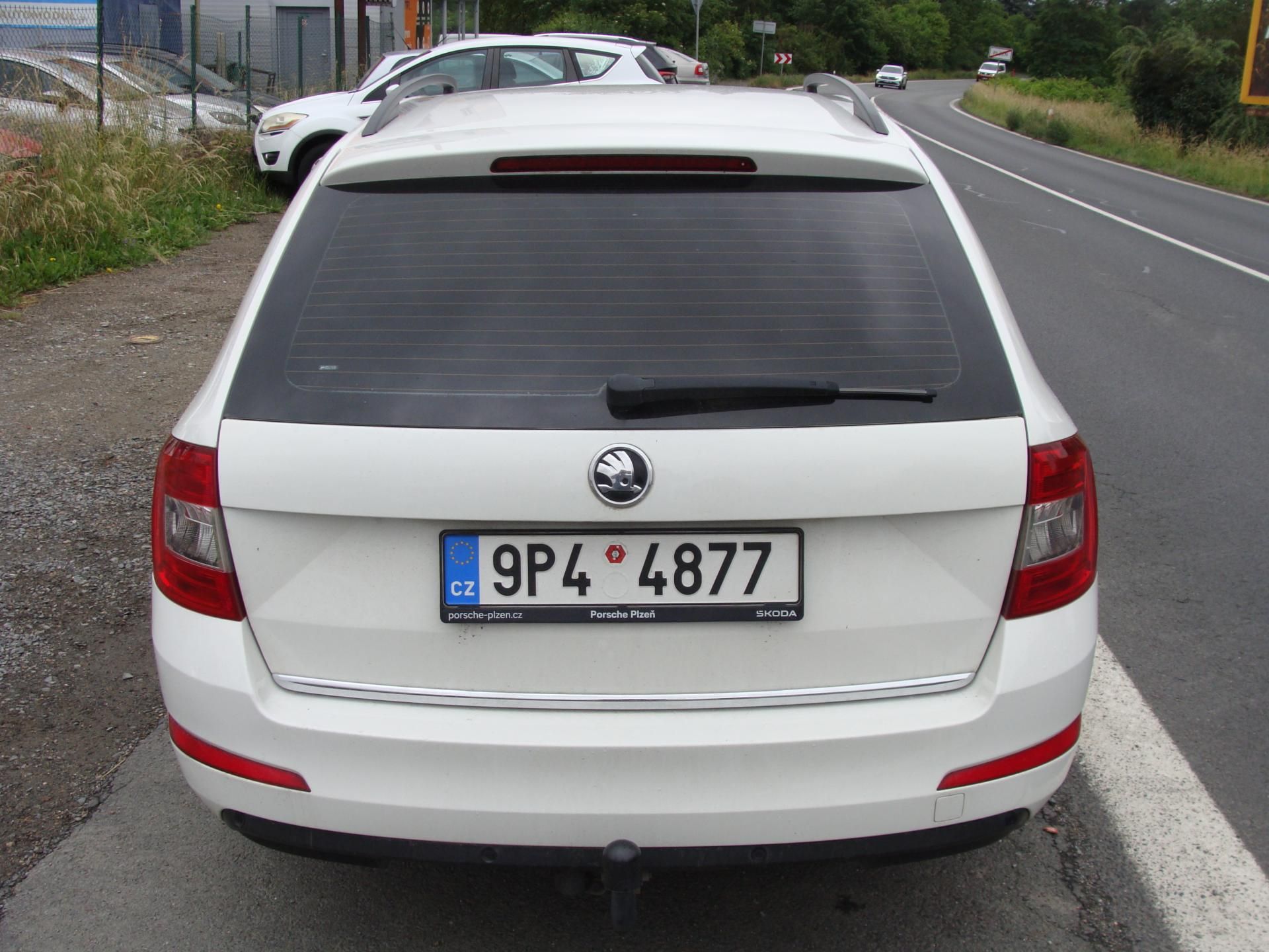 Škoda Octavia, 1.6 TDi, 66 kW, klimatizace - fotka 4