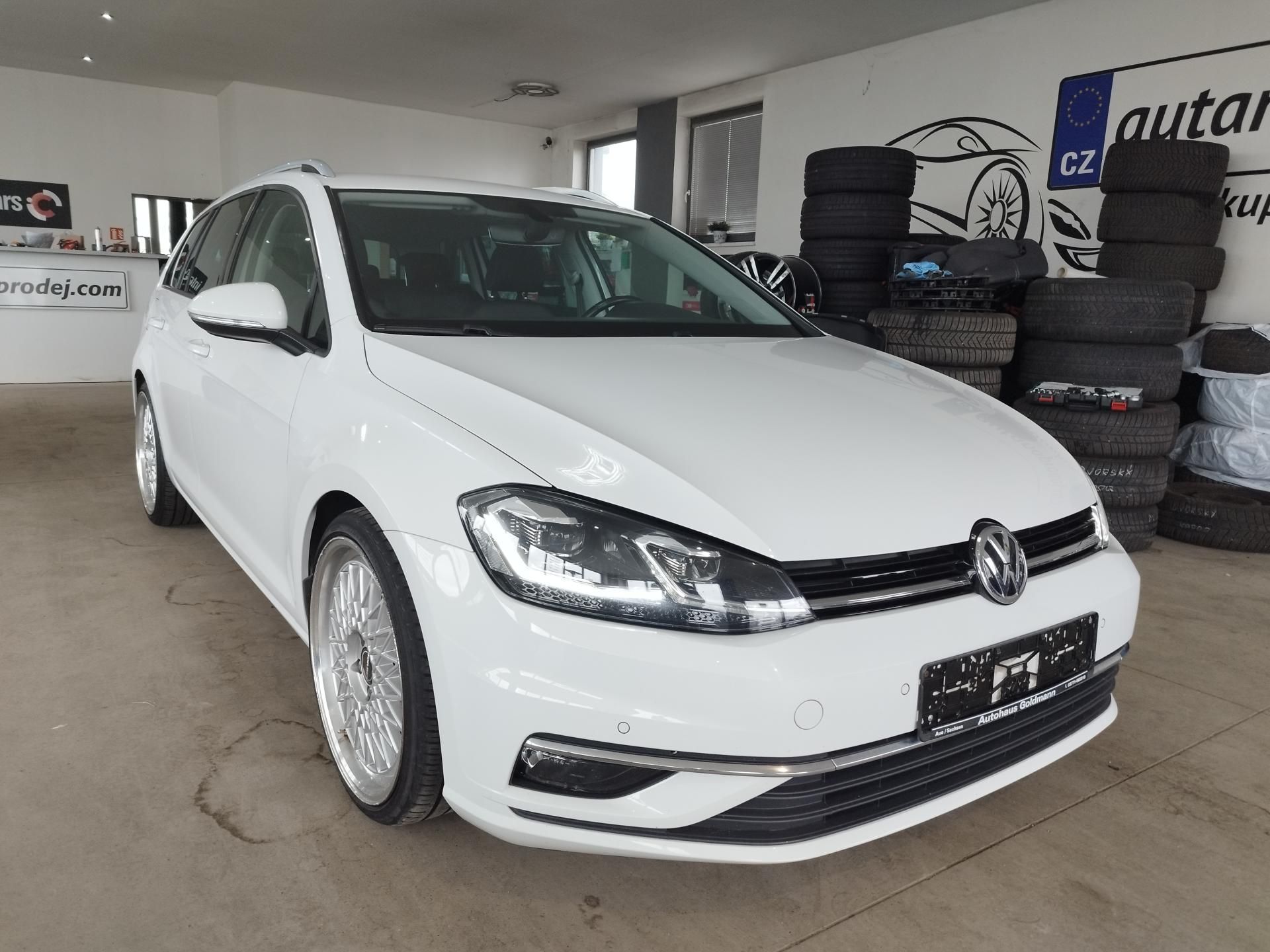 Volkswagen Golf, TSI,92KW,FULL,LED,19ALU,TAŽNÝ