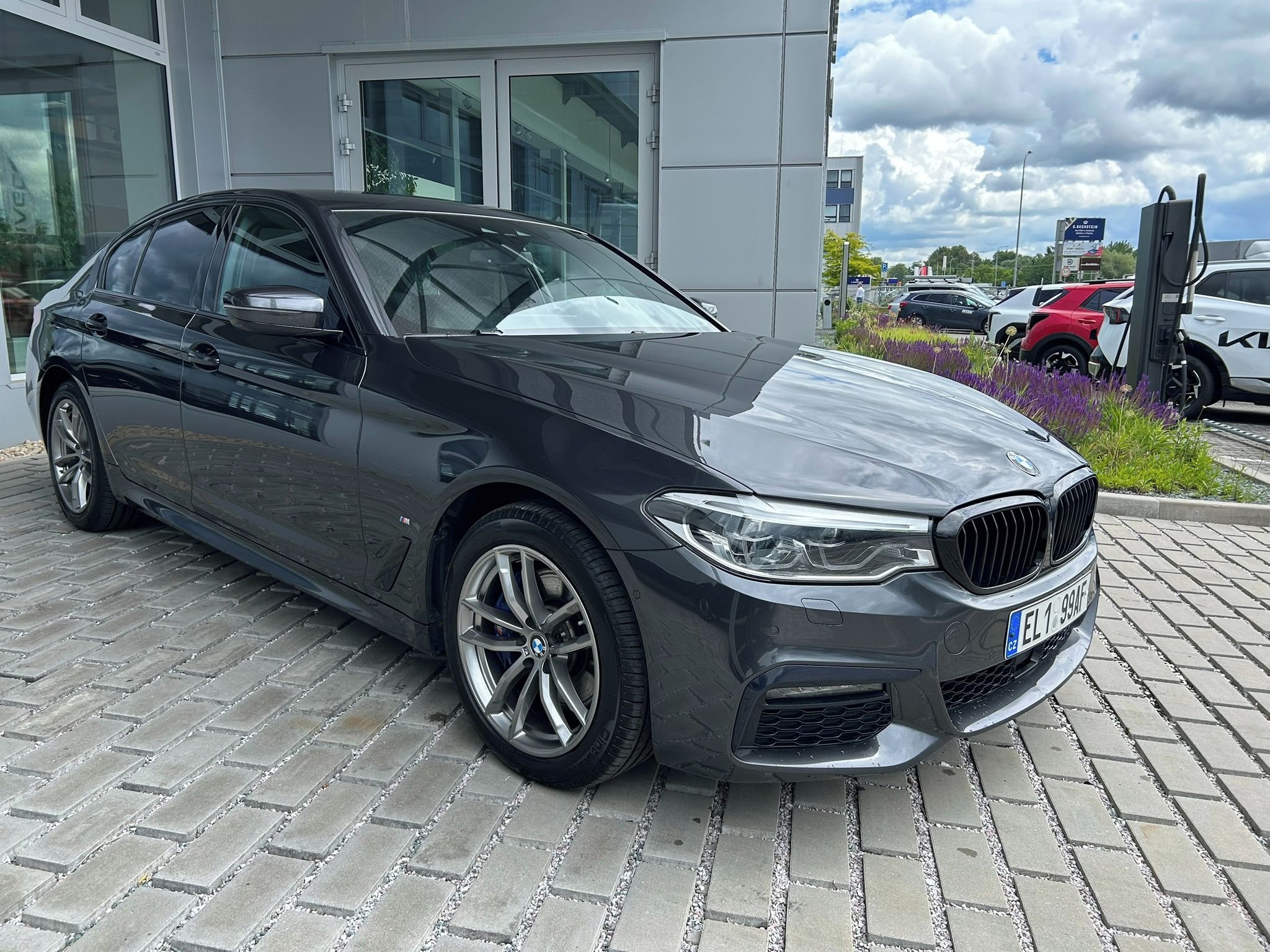 BMW Řada 5, 530e xDrive iPERFORMANCE - fotka 4