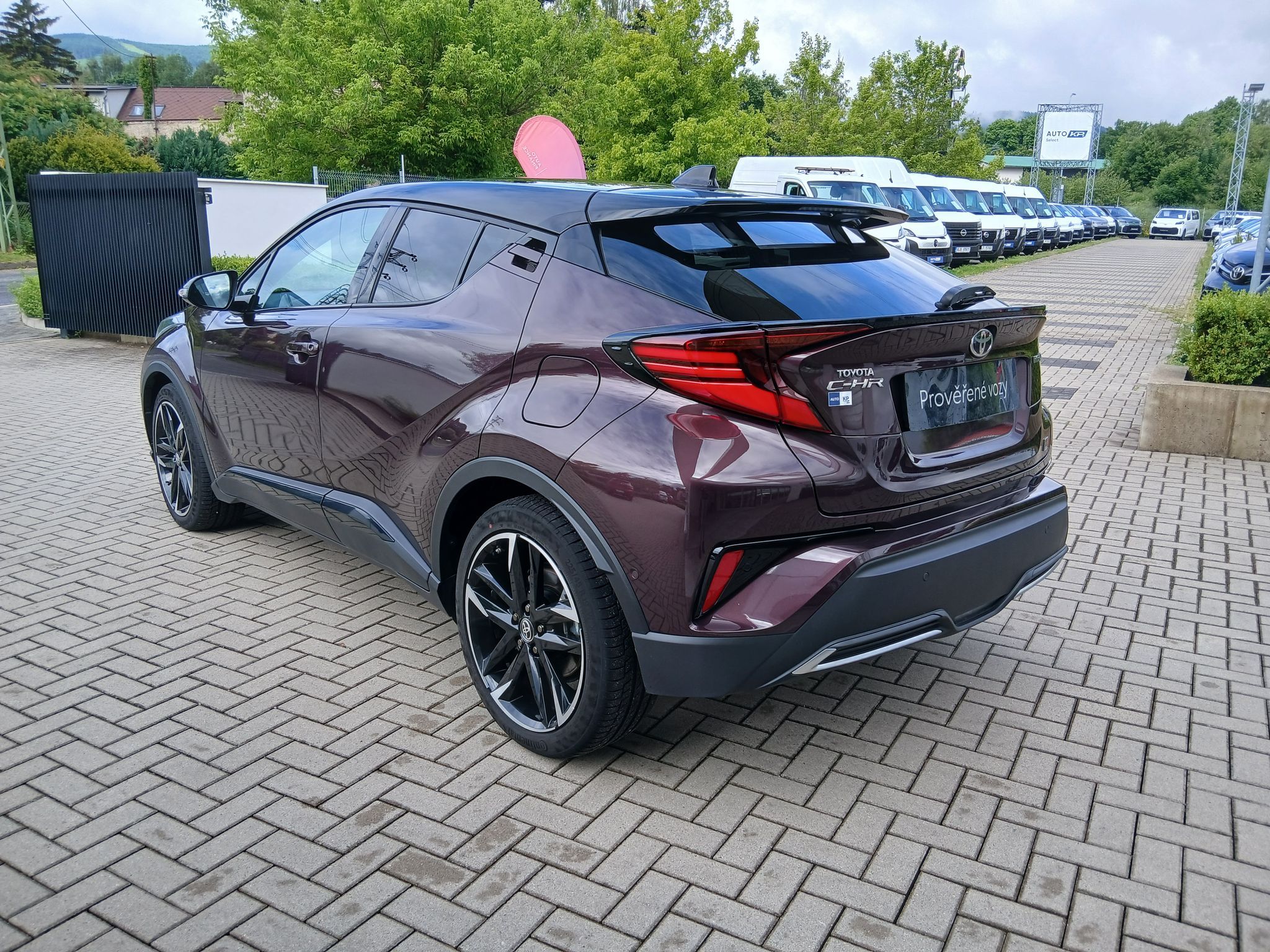 Toyota C-HR, 1.8 Hybrid e-CVT GR Sport - fotka 4