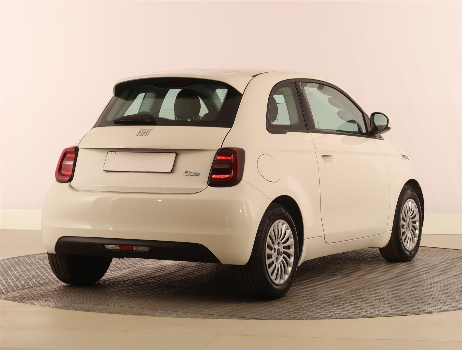 Fiat 500E, 24 kWh, SoH 93%, Automat - fotka 5