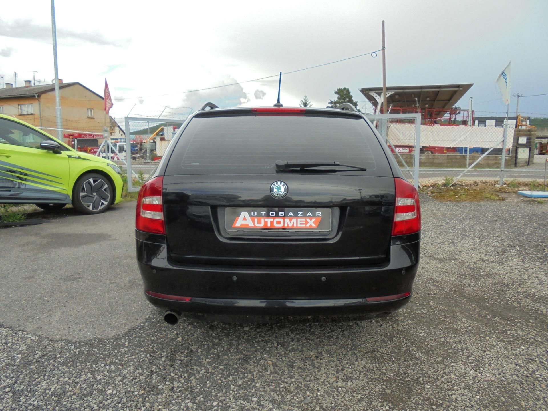 Škoda Octavia, 1.6 TDI-DSG-NAVIGACE-DIGI A/C - fotka 6