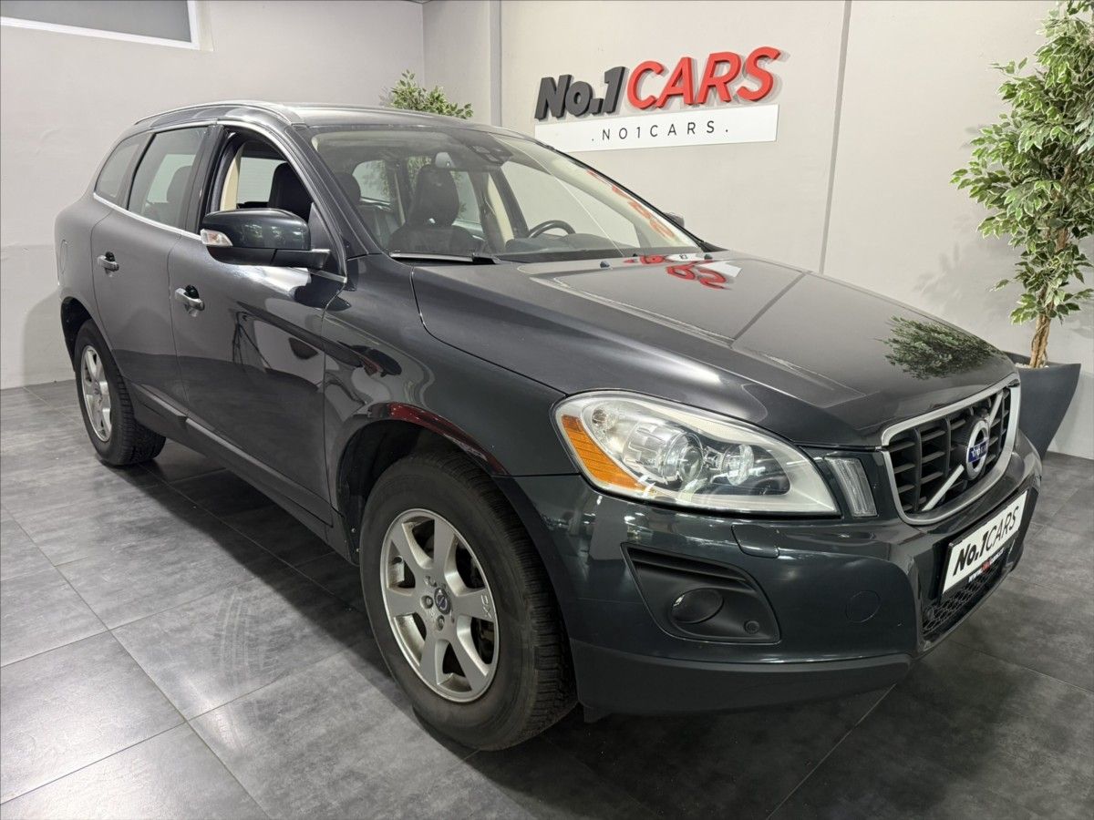 Volvo XC60, 2,4   D5 AWD SUMMUM XENON - fotka 2